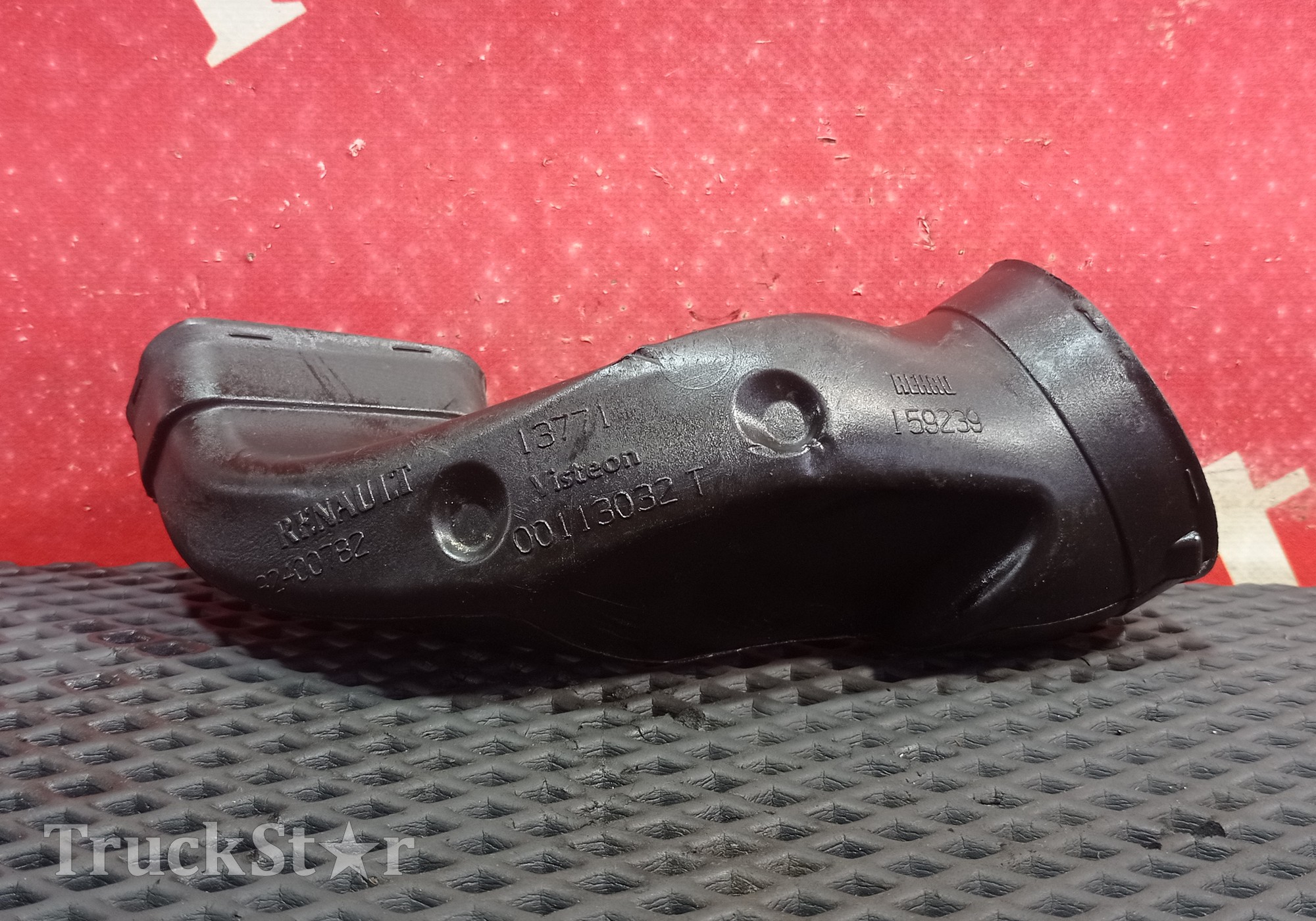 82400782 Патрубок отопителя для Renault T