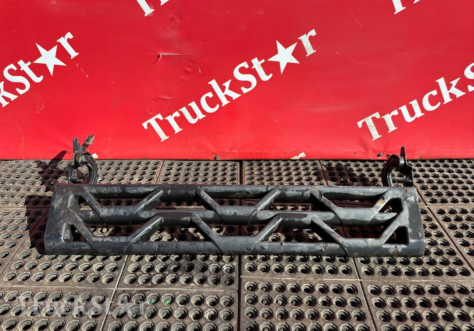 7482295643 Подножка бампера в сборе 2019г для Renault T (с 2013)