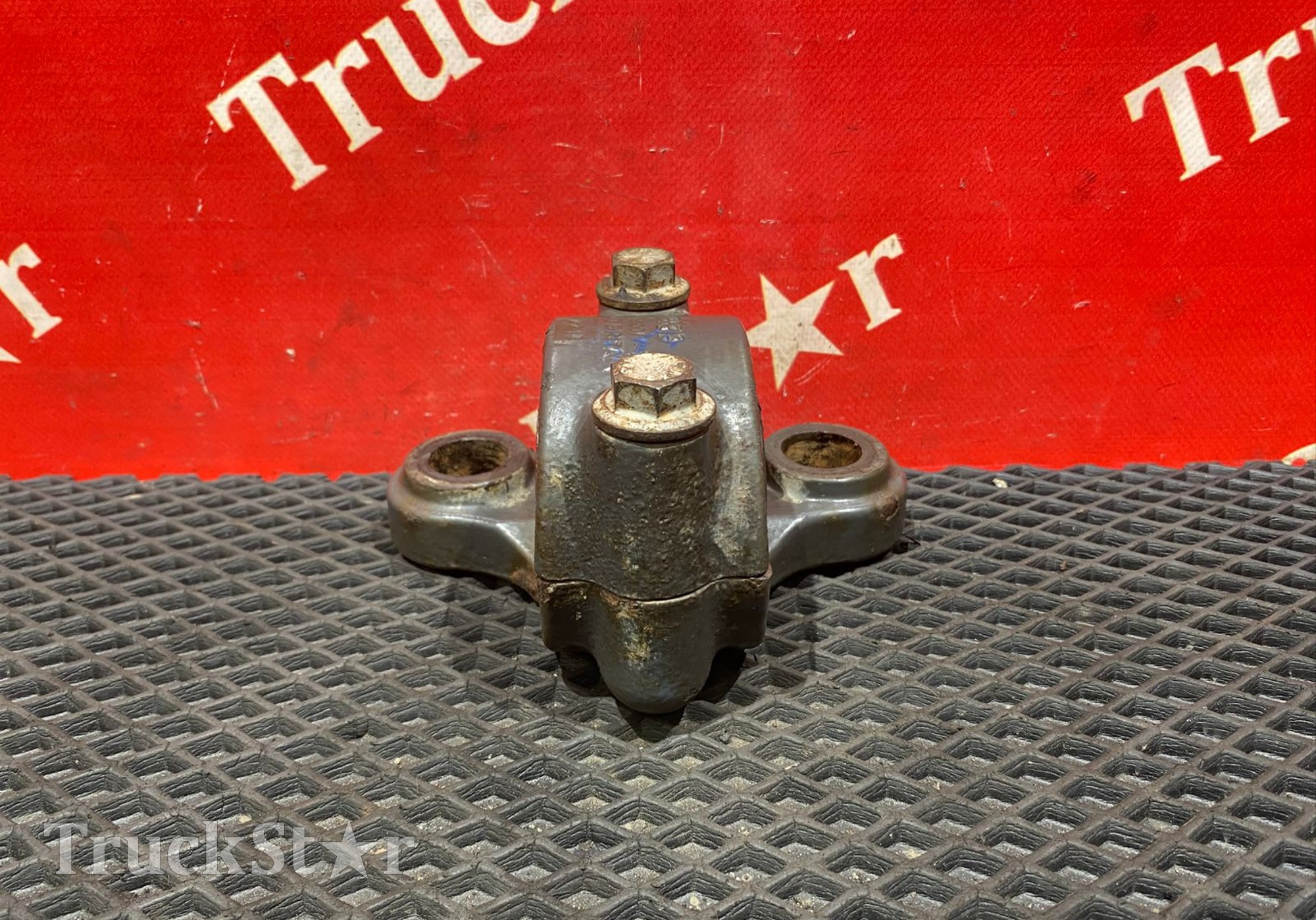 22119002 Кронштейн переднего стабилизатора 2016г для Renault T