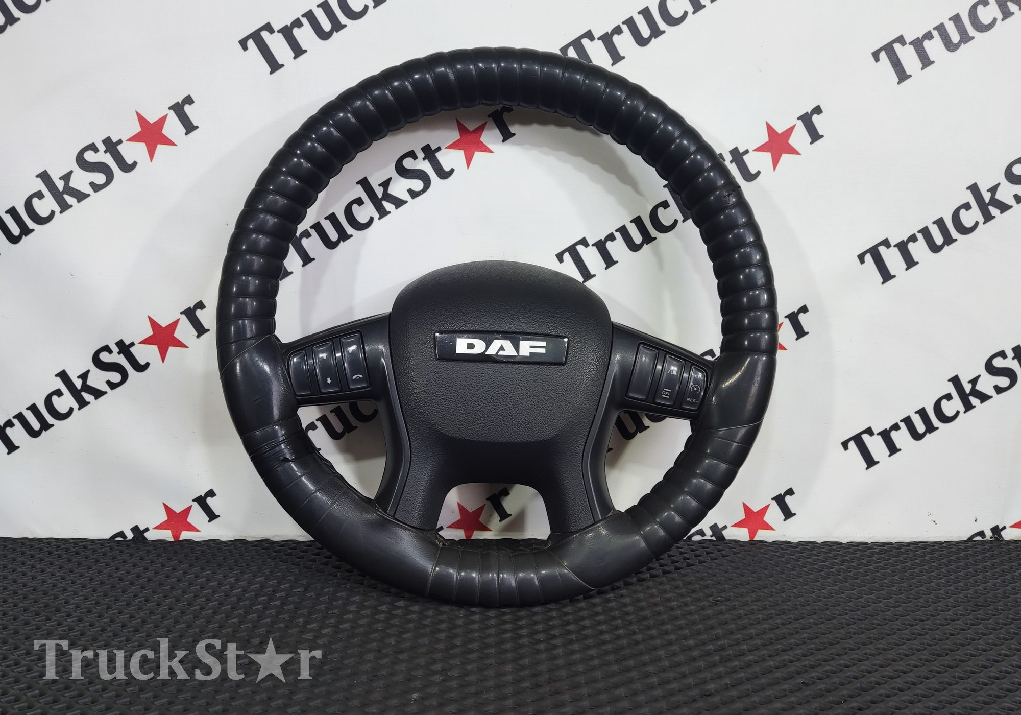 3076817 Руль 2018г. для Daf XF105 (с 2005)