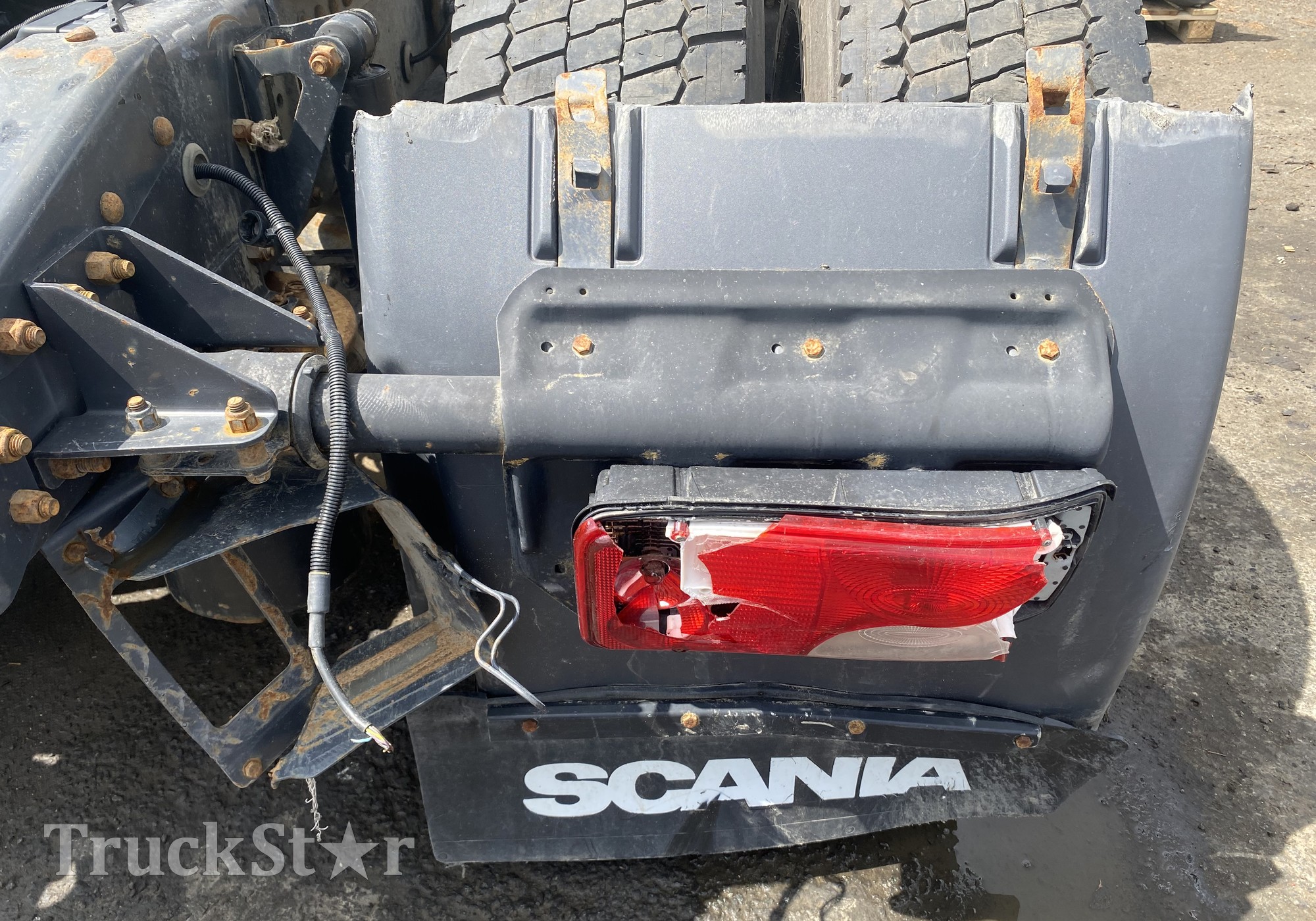 2800402 Кронштейн крыла заднего правый 2017г для Scania 4-series