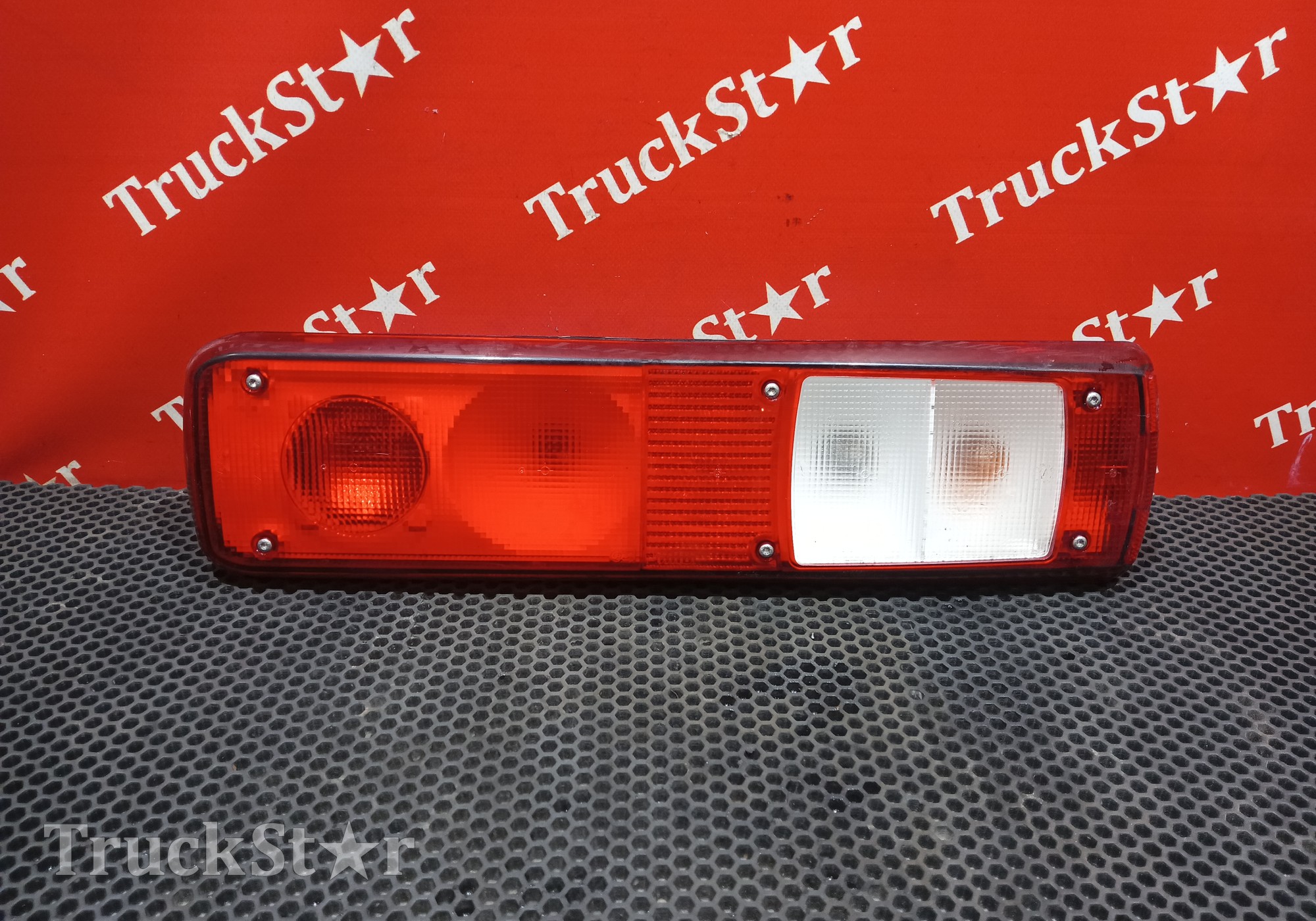 7420769776 Фонарь задний правый 2016г. для Volvo FH 2 (с 2002 по 2008)