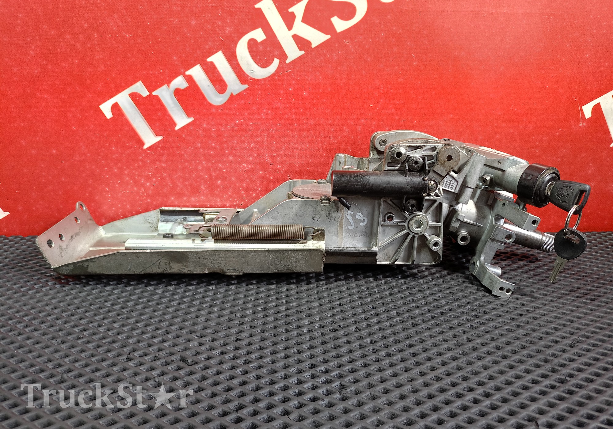 1767619 Колонка рулевая в сборе с замком и ключом для Scania