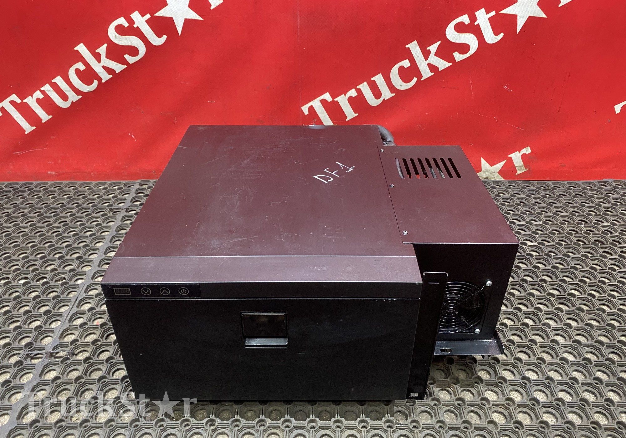 8213105C6300 Холодильник 2023г для DongFeng GX DFH4180