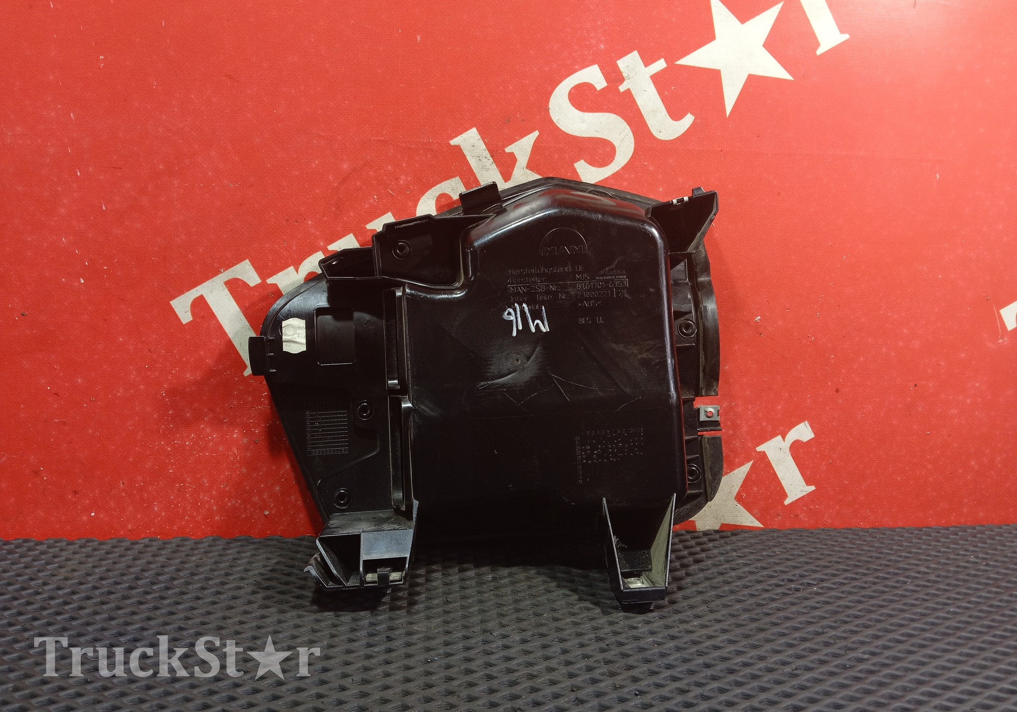 81617016353 Накладка на торпедо для Man TGX I (с 2007)