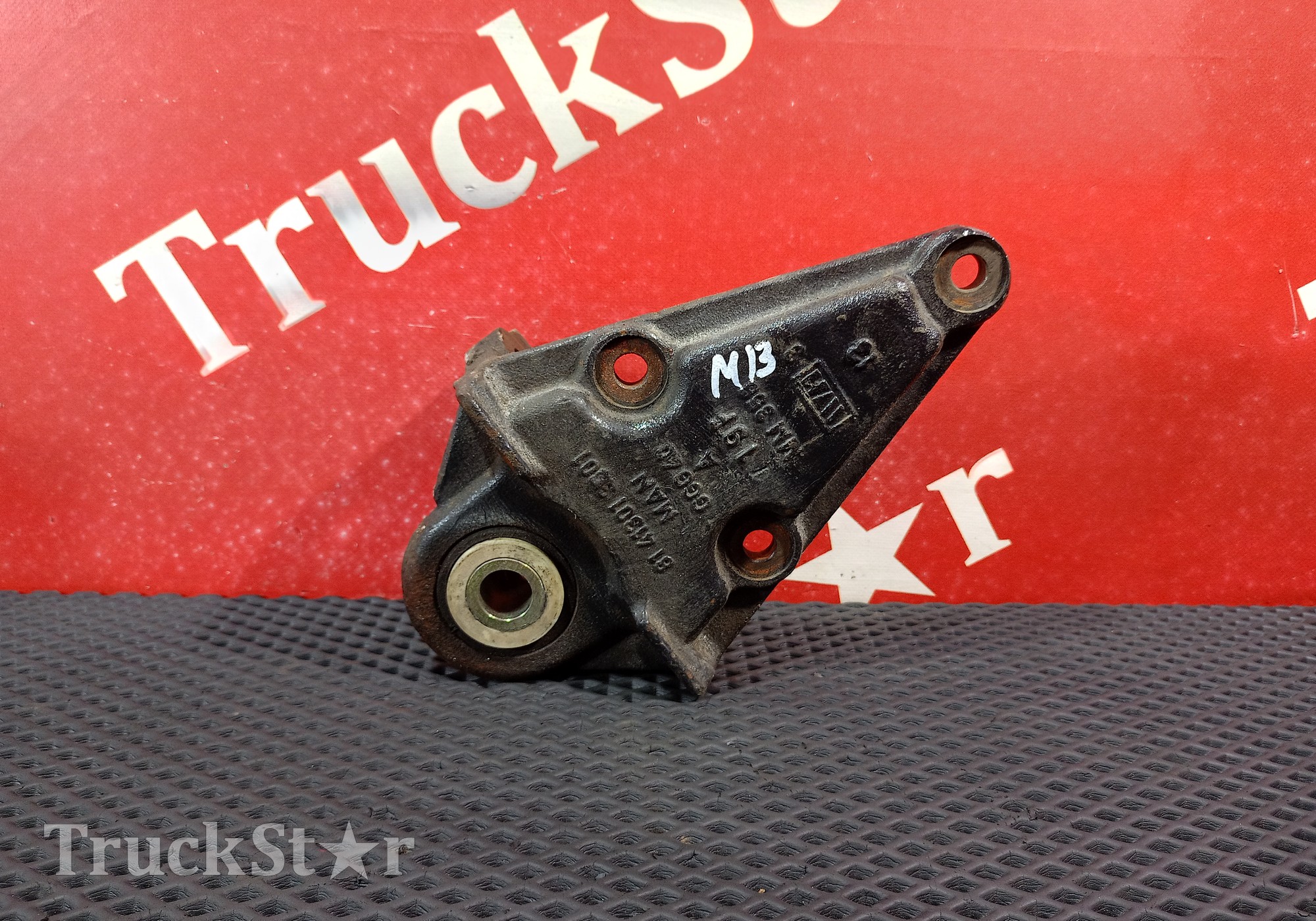 81413016158 Кронштейн рессоры для Man TGX TG3 (с 2020)