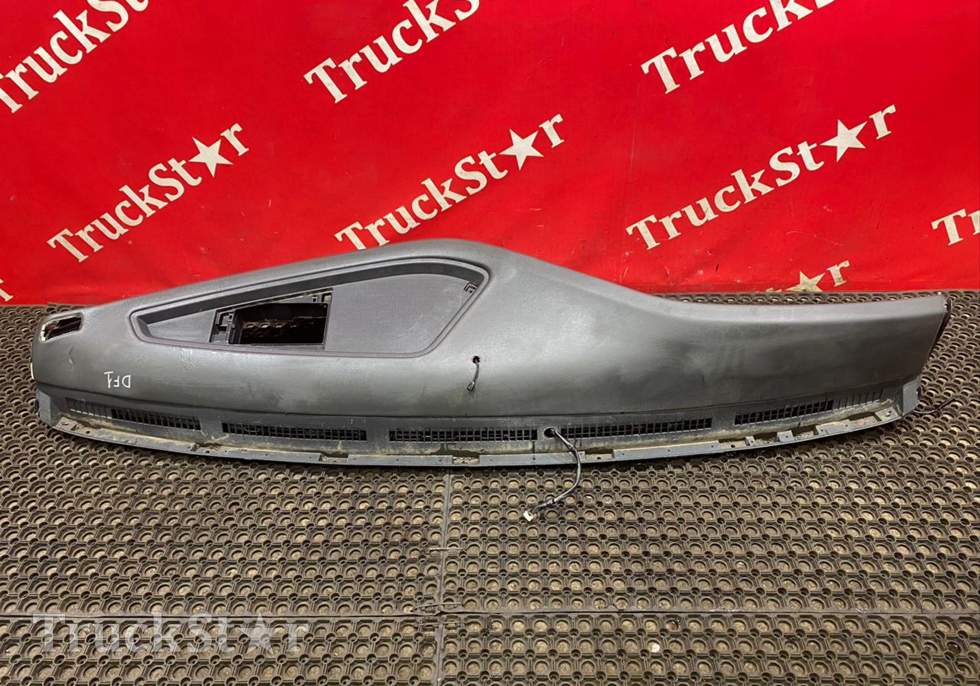 5305020C6201 Накладка торпедо 2023г для DongFeng GX DFH4180