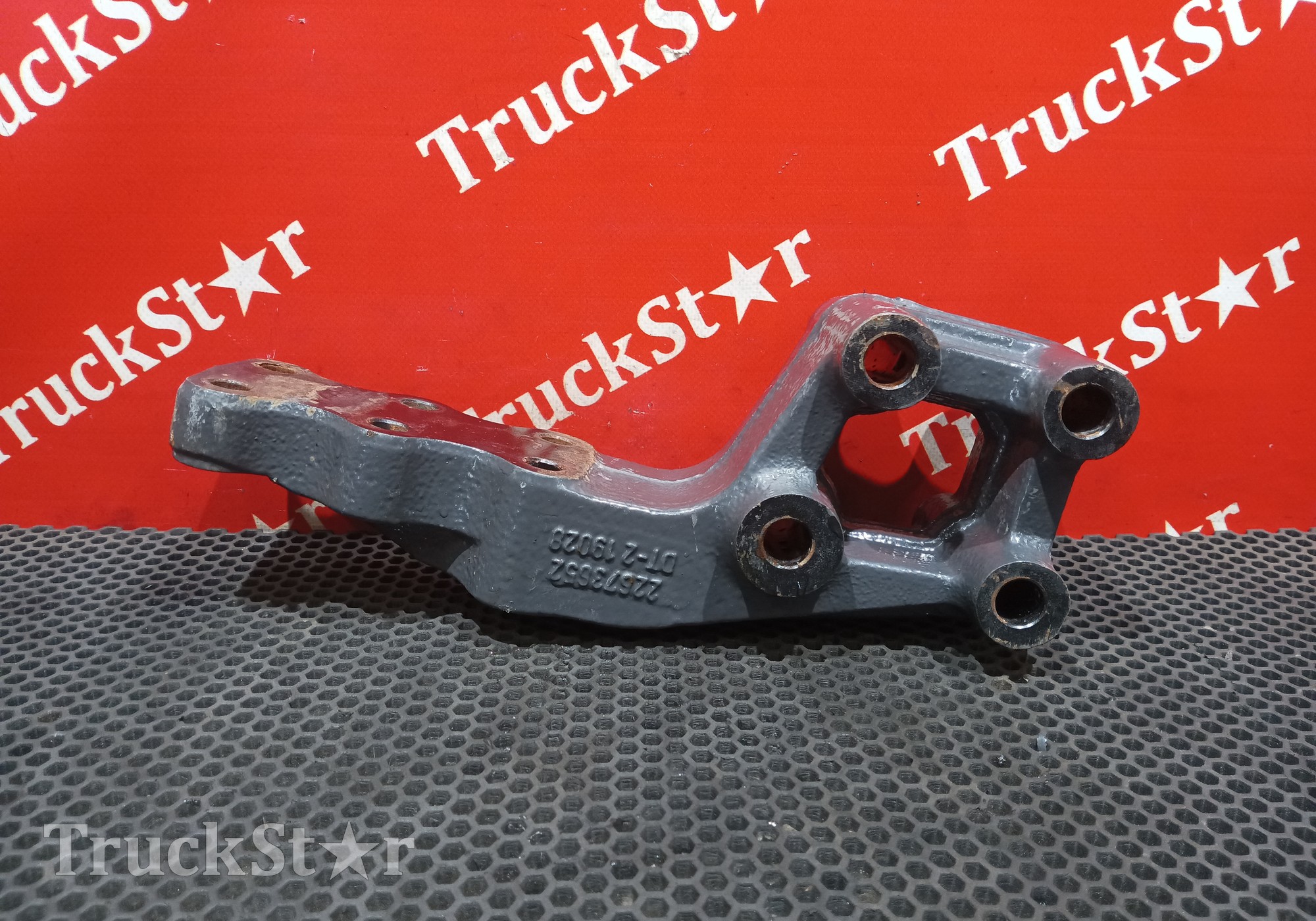 21647361 Кронштейн кабины 2019г. для Renault T