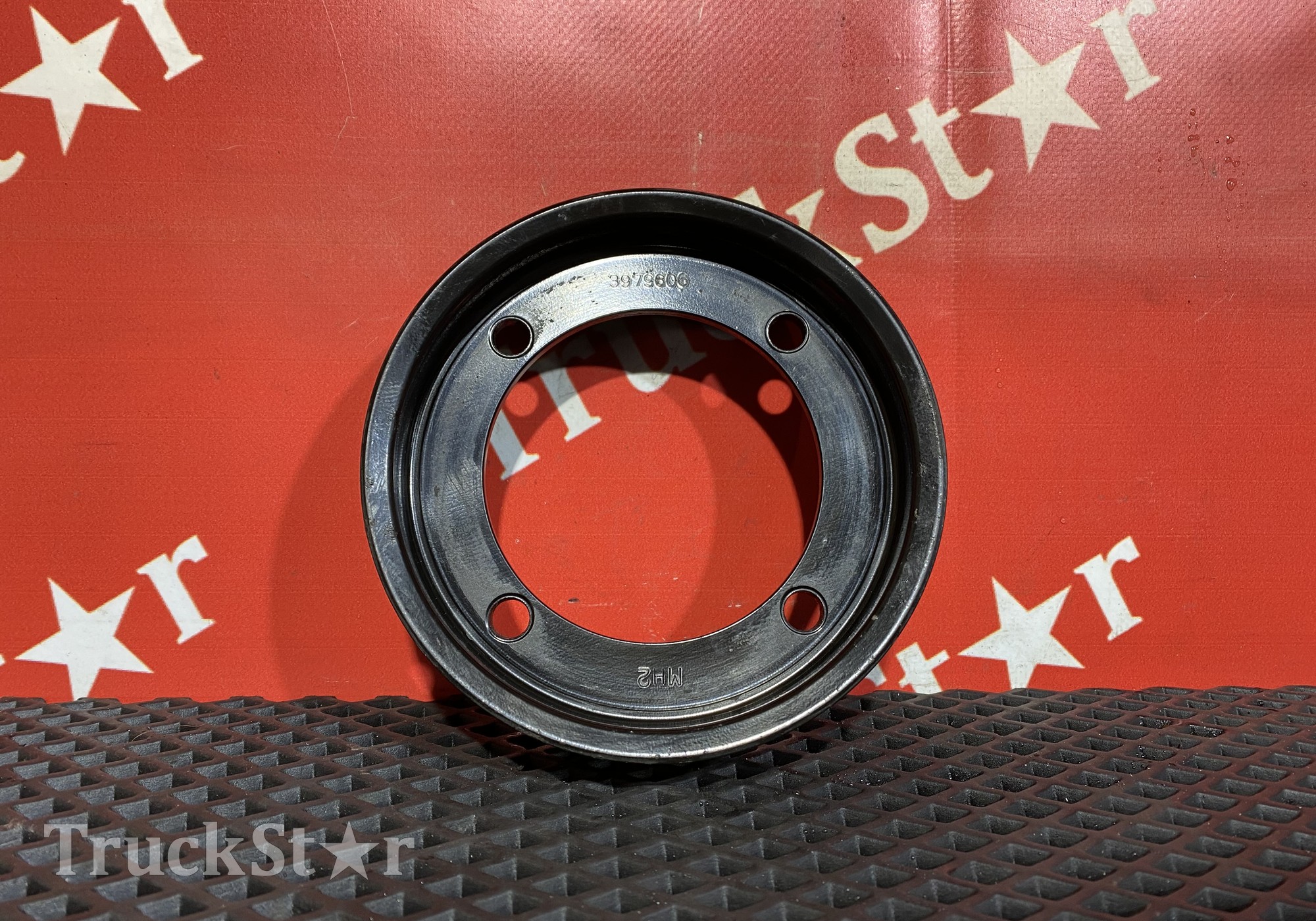 3979606 Шкив привода вискомуфты для Volvo FM