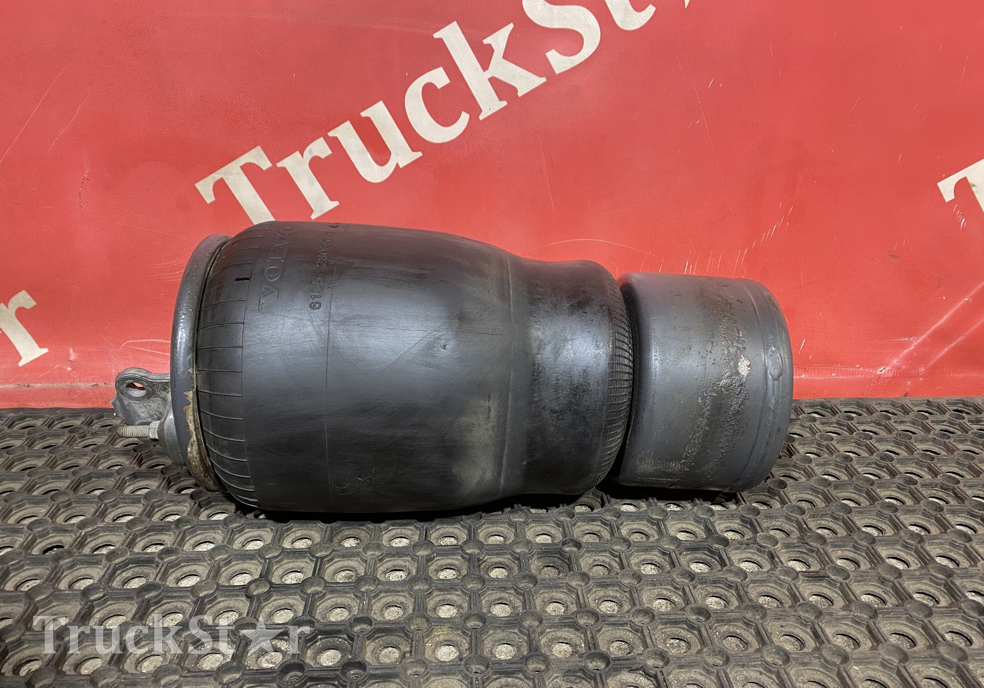 22058738 Подушка пневмоподвески задняя 2020г для Volvo