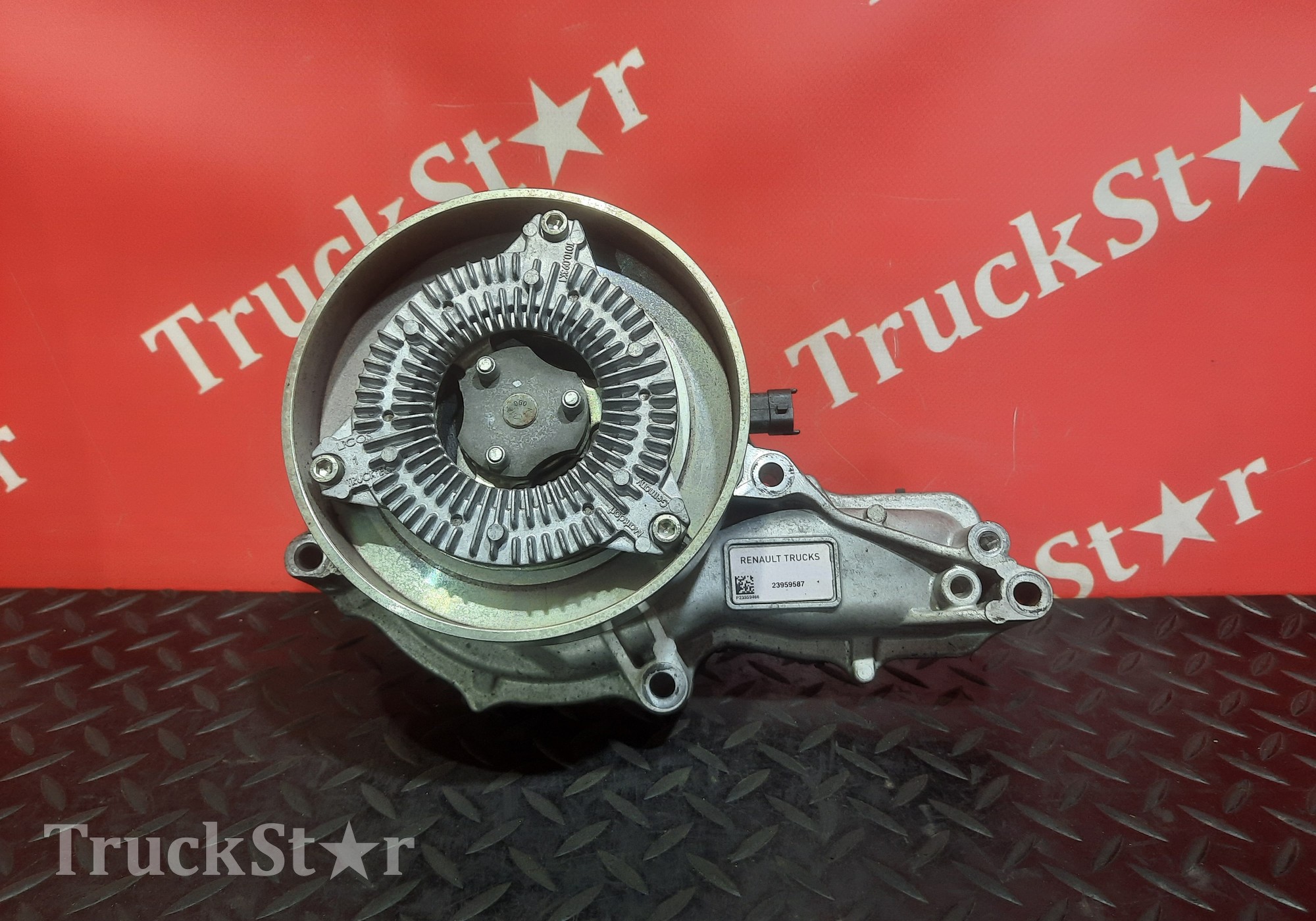 7421814009 Насос водяной 2016г для Volvo FH