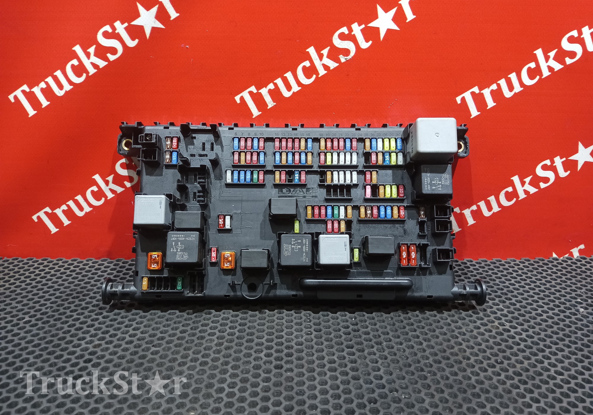 2150895 Блок предохранителей 2018г для Daf XF106 (с 2012)