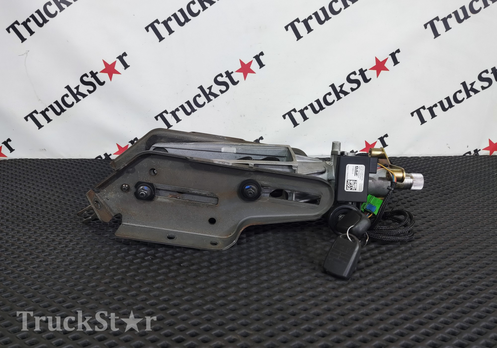 2036854 Колонка рулевая в сборе с замком зажигания и ключом 2018г. для Daf XF105 (с 2005)