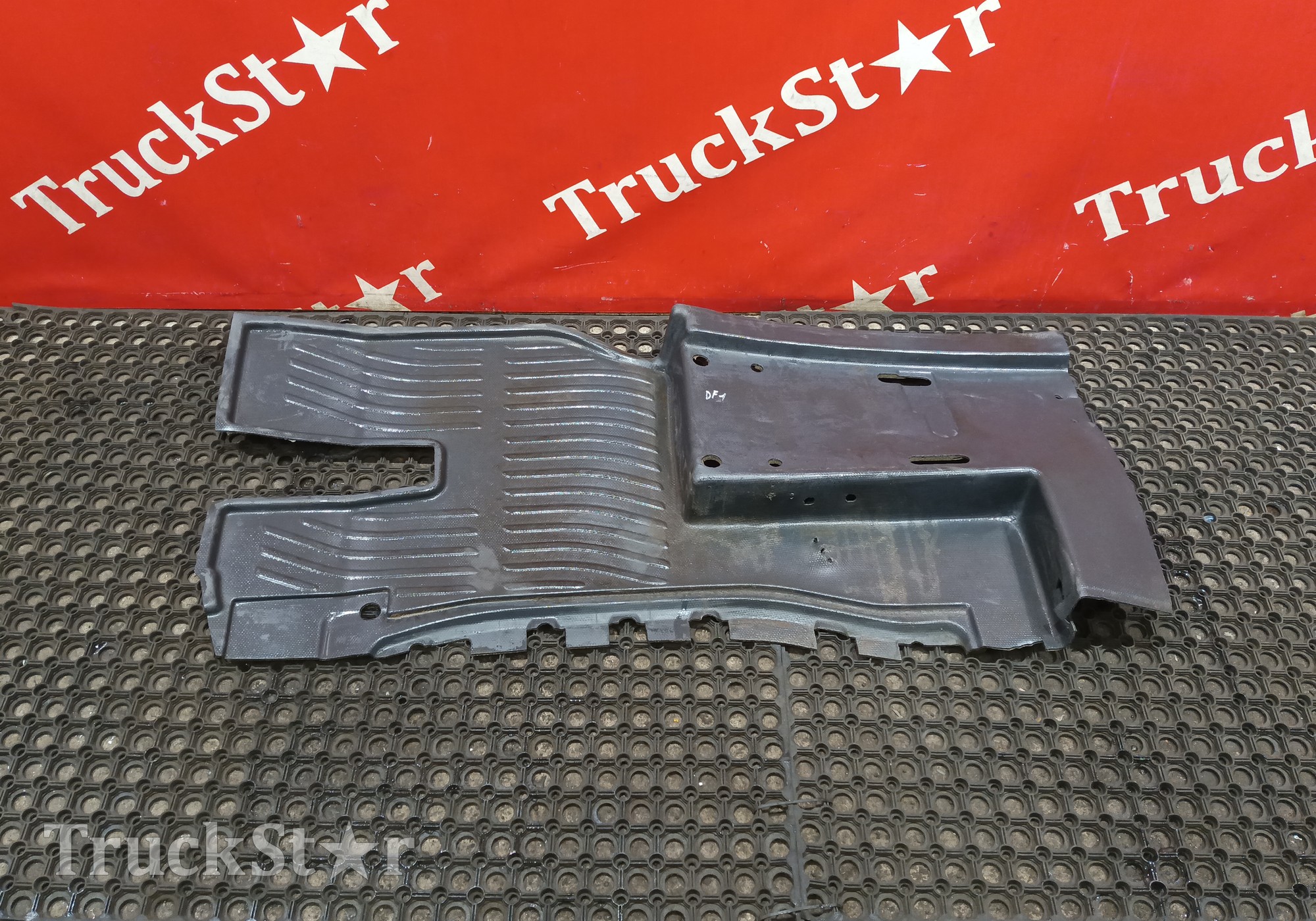 5109010C6292 Покрытие напольное левое 2023г для DongFeng GX DFH4180