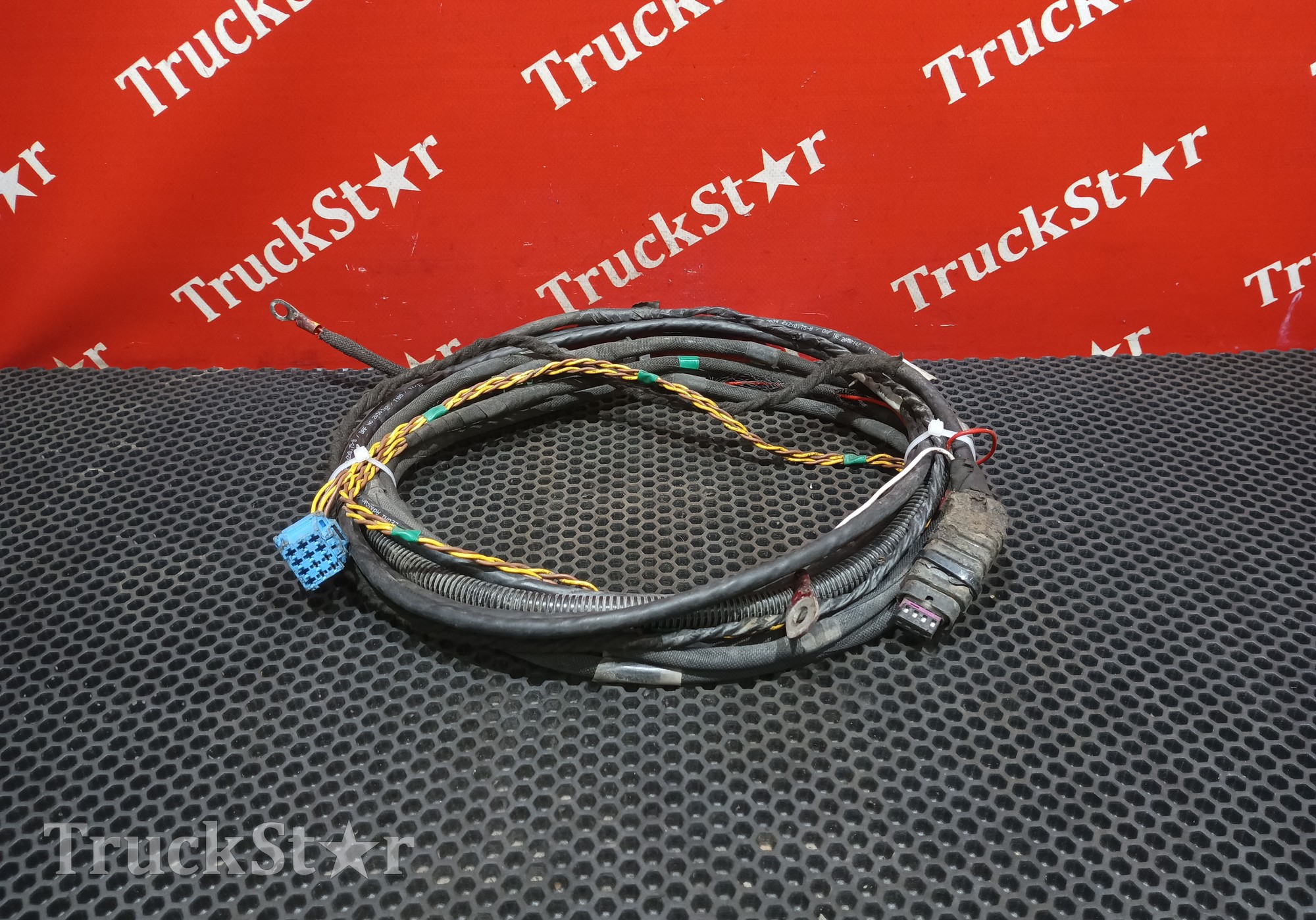 2126989 Проводка для Daf XF106 (с 2012)