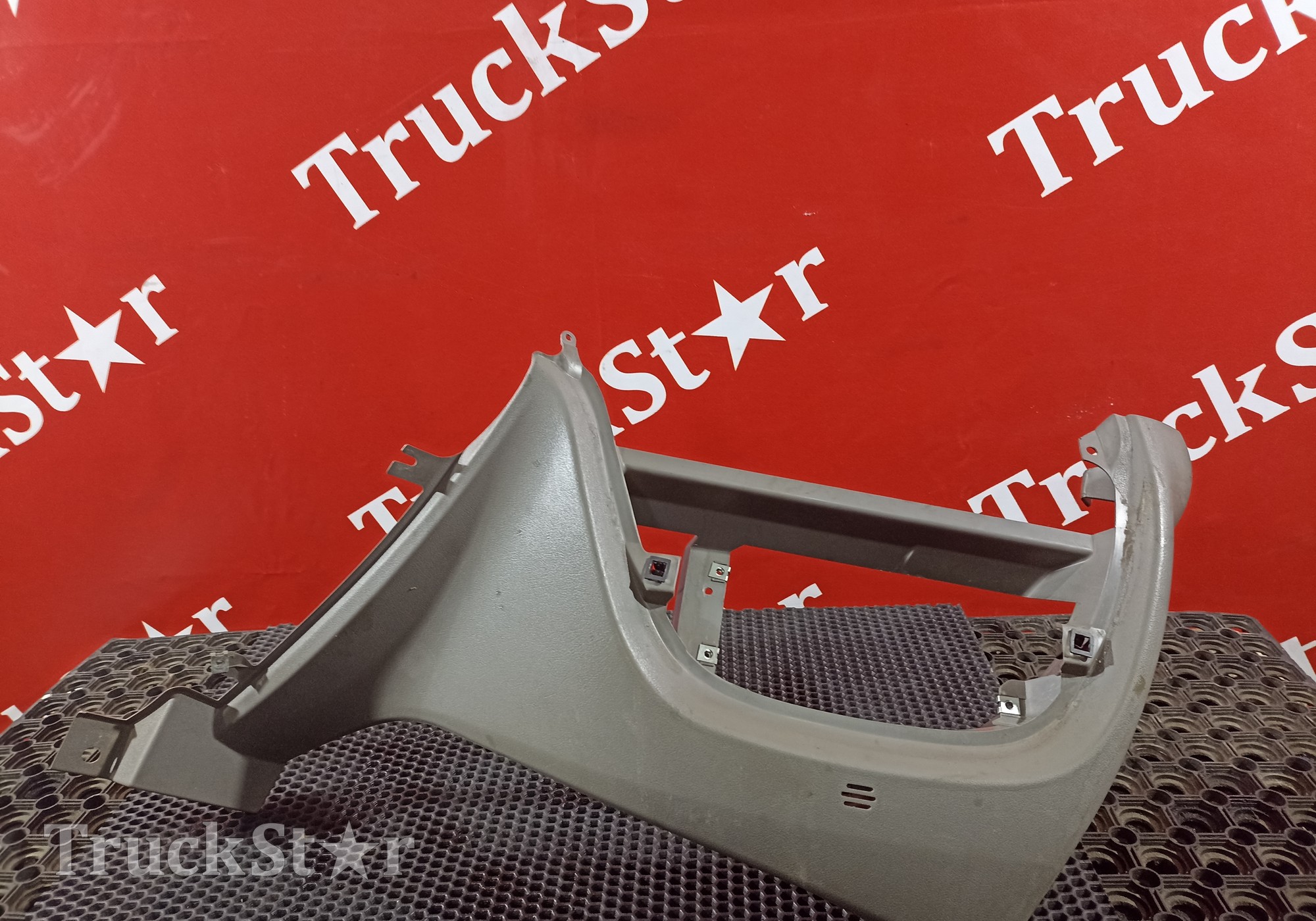 1634737 Накладка торпедо для Daf XF105