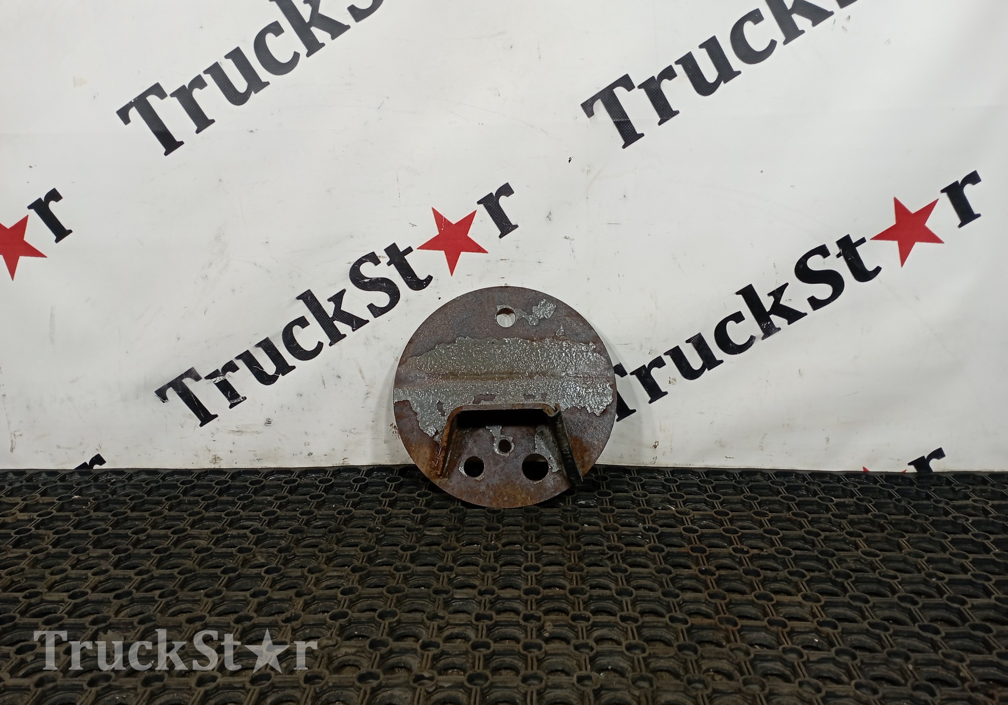 WG9925528030 Кронштейн подушки задней верхний 2023г для Sinotruk Sitrak C7H