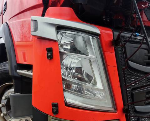 22239220 Фара правая Halogen + LED 2017г. для Volvo FM