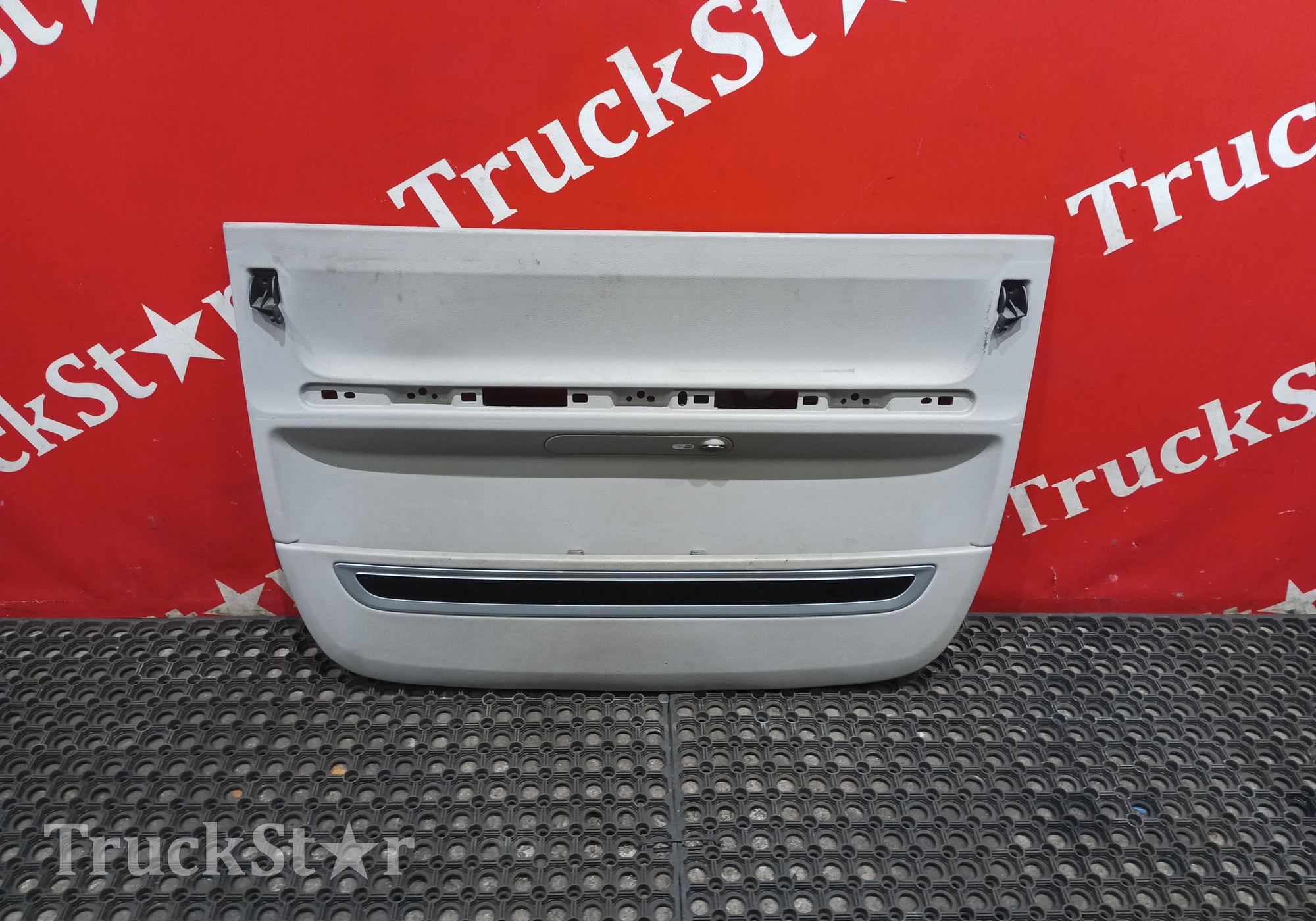 2108871 Бардачок задней стенки 2018г. для Daf XF106 (с 2012)
