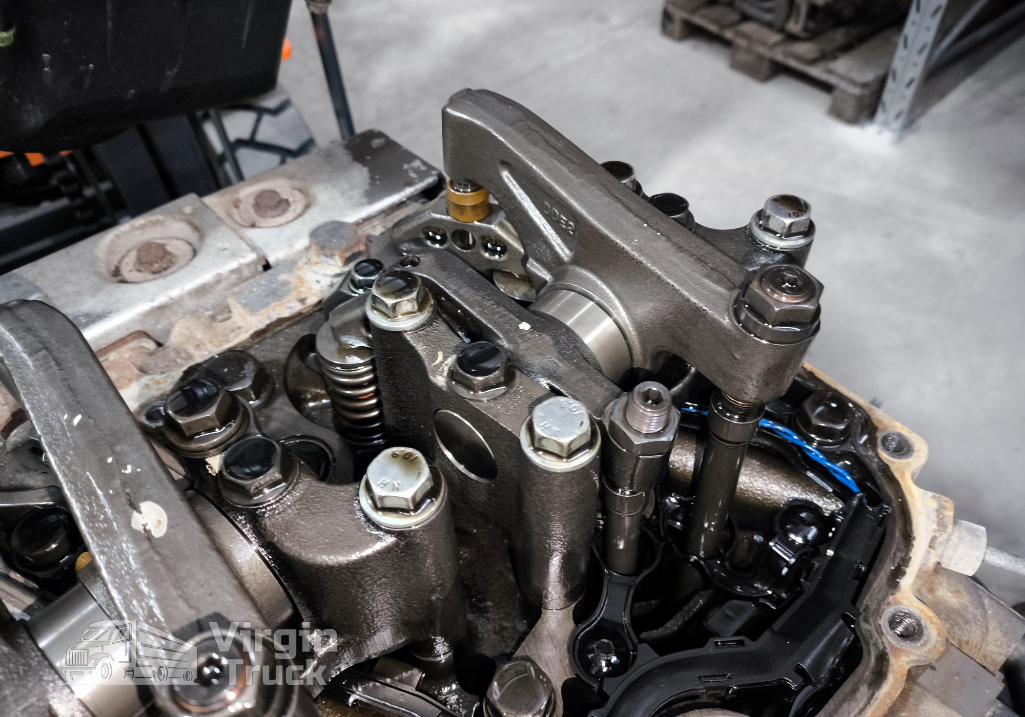 1744670 Вал рокеров для Daf XF105 (с 2005)