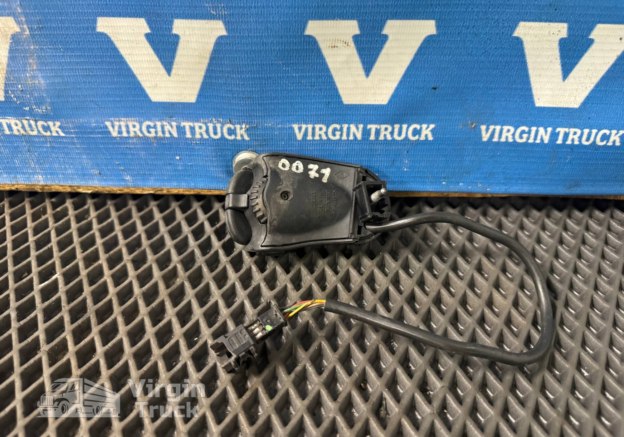 5010589997 Переключатель подрулевой управления магнитолой для Renault Magnum IV DXi (с 2005 по 2013)