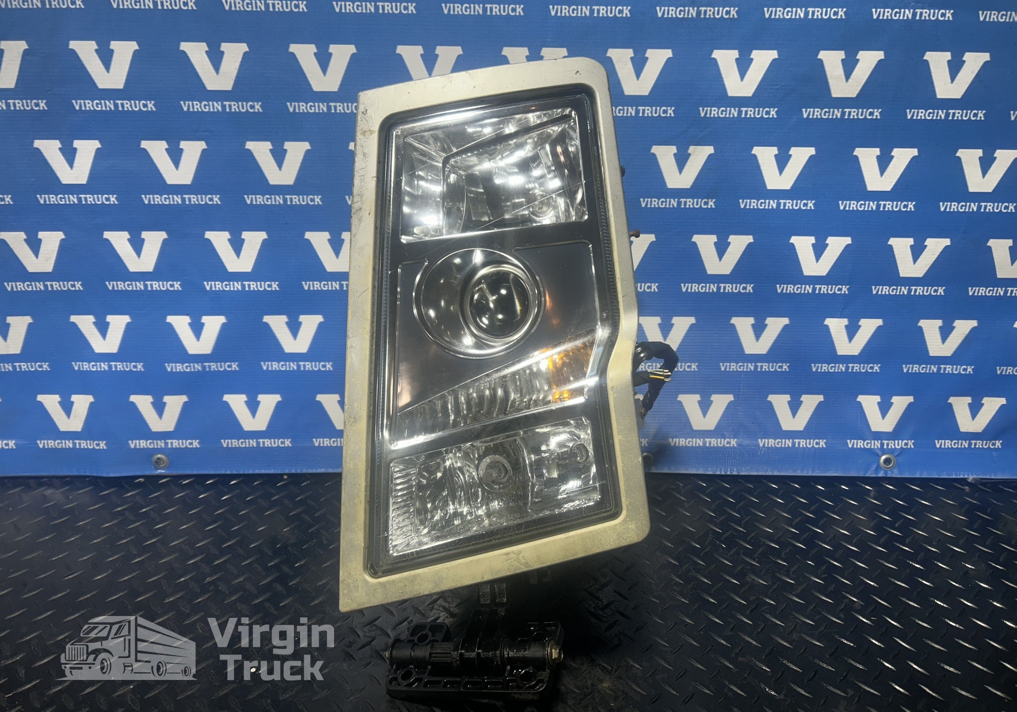 20360903 Фара для Volvo FH 2 (с 2002 по 2008)