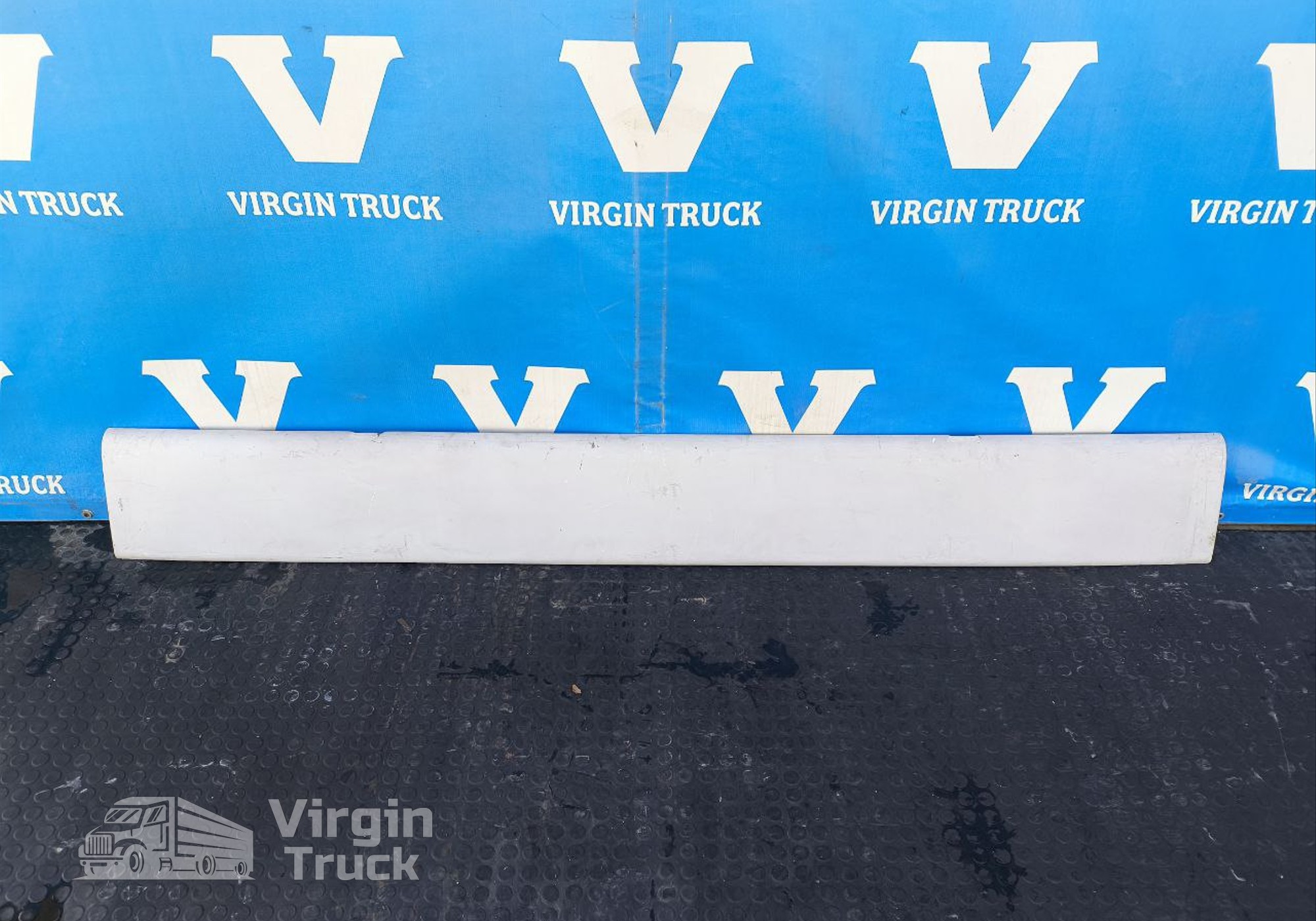 1400005 Накладка на капот для Daf XF105