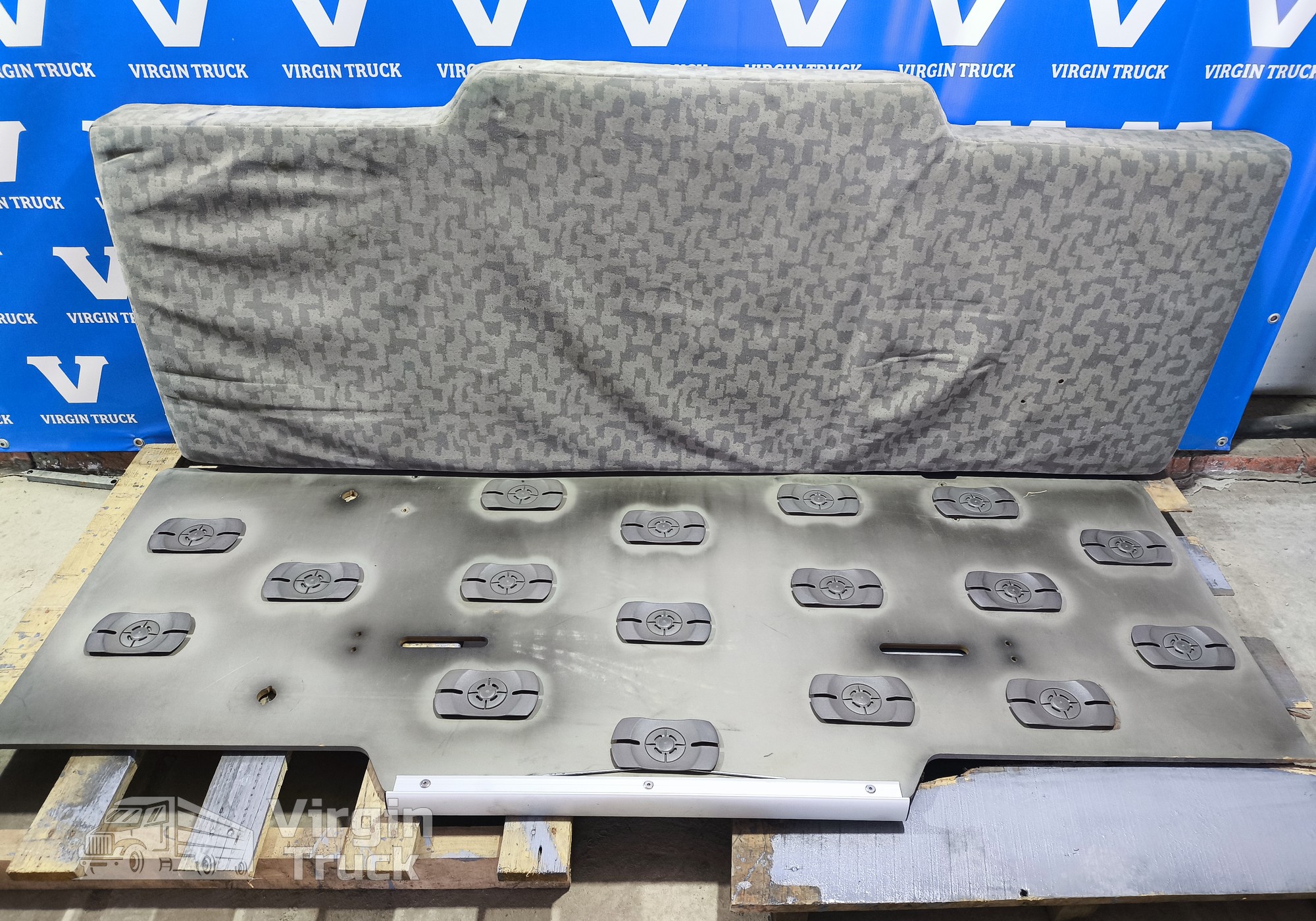 1733299 Спальник нижний в сборе для Daf XF105 (с 2005)