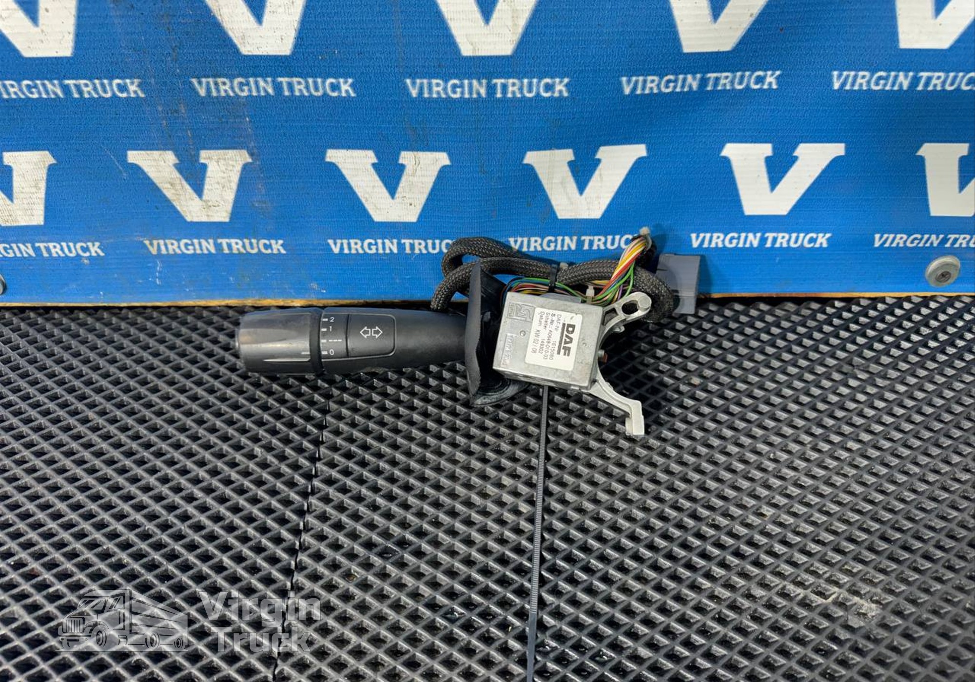 1892960 Переключатель поворотов подрулевой для Daf XF