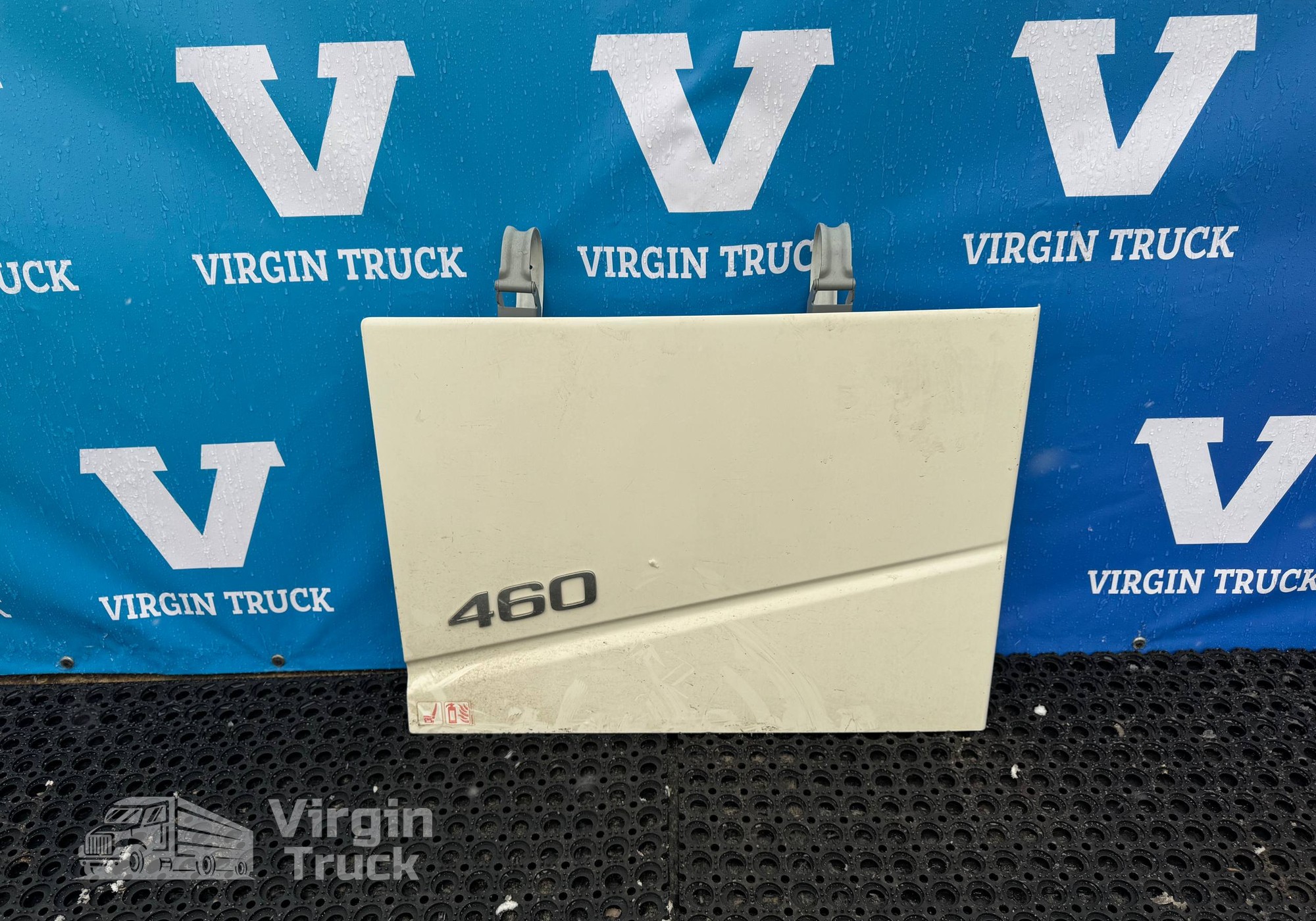 82097100 Крышка инструментального ящика левая для Volvo FH 4 (с 2012)