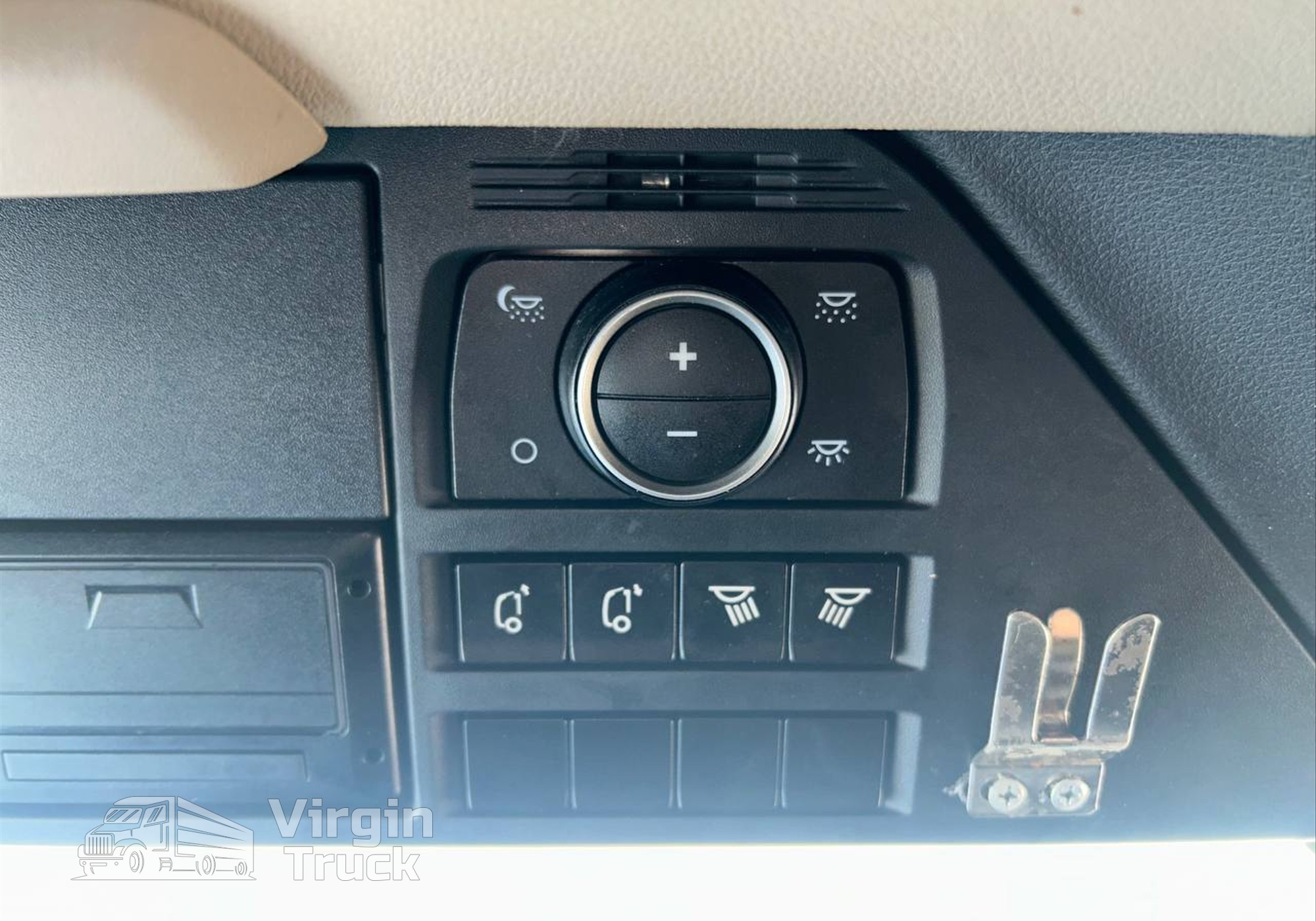 2289857 Переключатель света в салоне для Daf XG (с 2021)