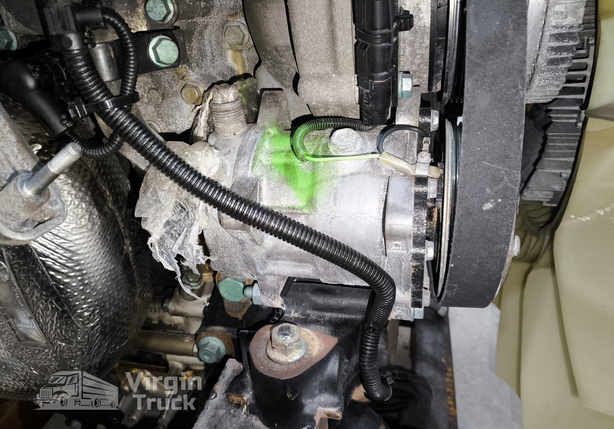 81619066012 Компрессор кондиционера 2018г.