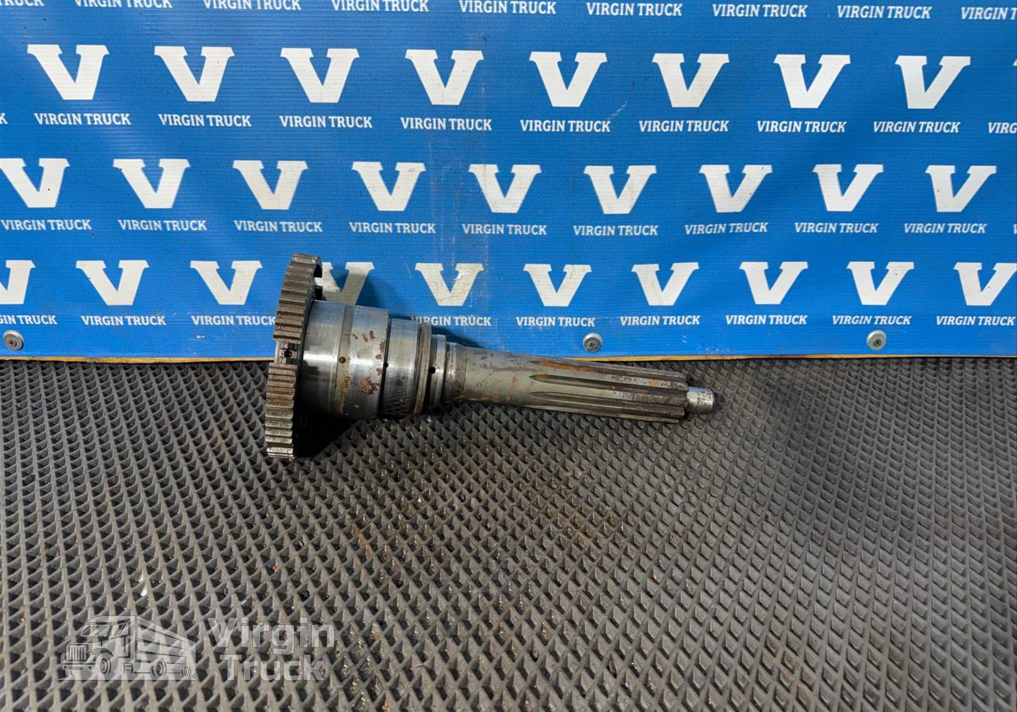 1316302085 Вал первичный КПП ZF для Man TGX