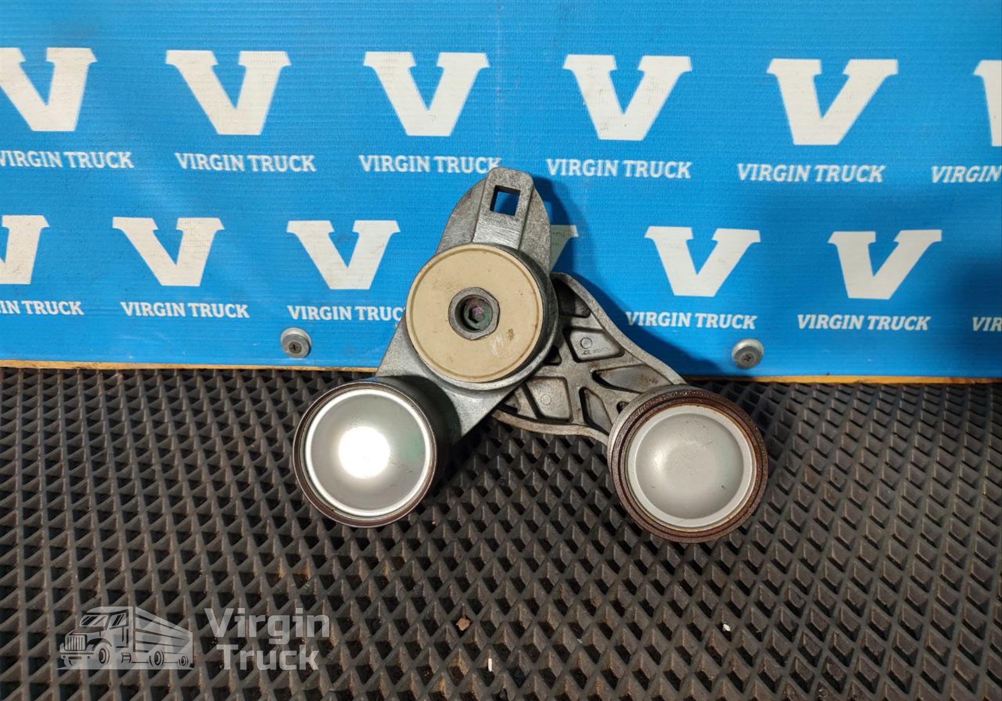 21766717 Ролик-натяжитель