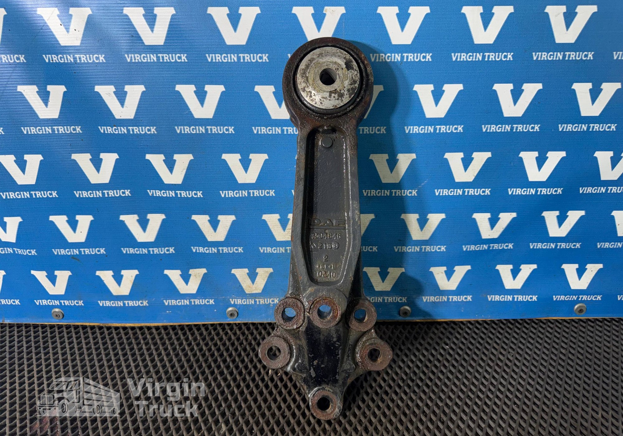 1304846 Кронштейн торсиона кабины правый для Daf XF95