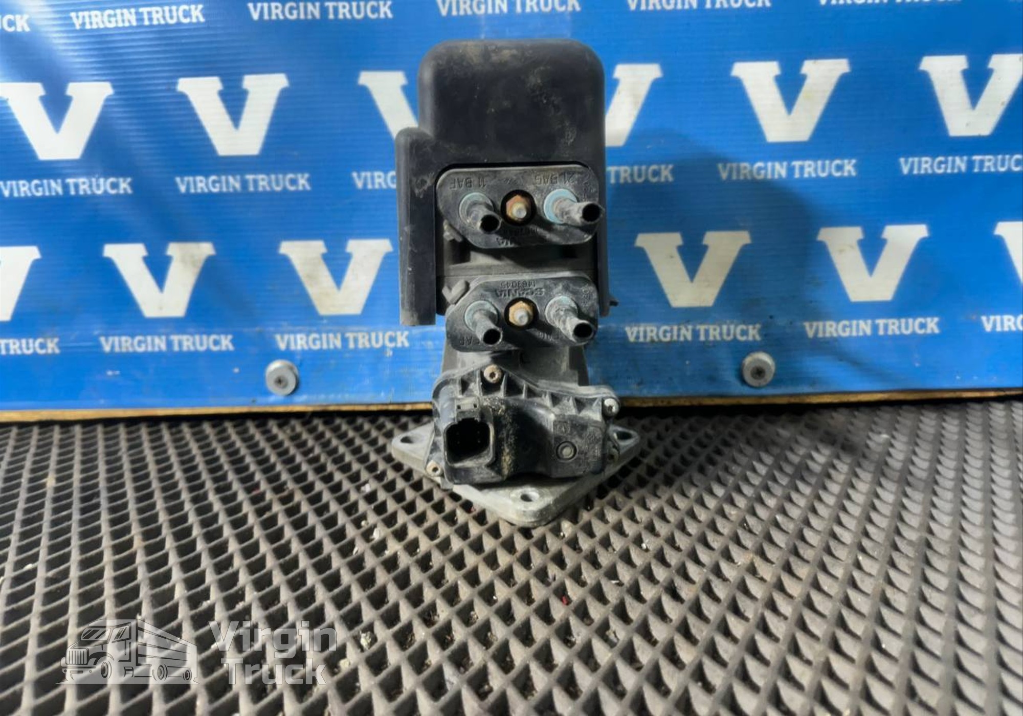 1942899 Кран тормозной главный 2018г. для Scania