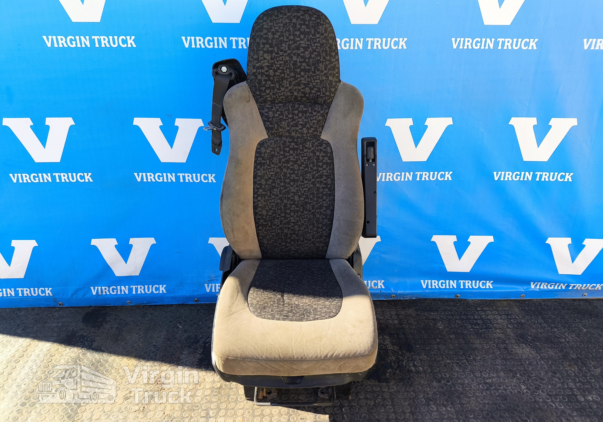 1654251 Сиденье пассажирское механическое для Daf XF105 (с 2005)