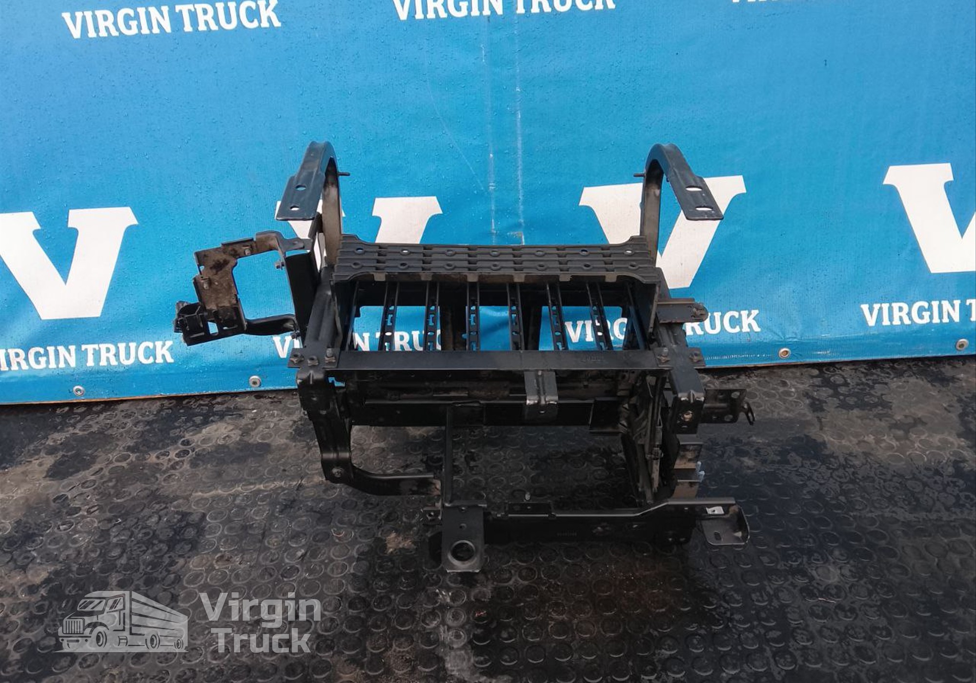 82352829 кронштейн блоков и торпедо для Volvo FH 4 (с 2012)