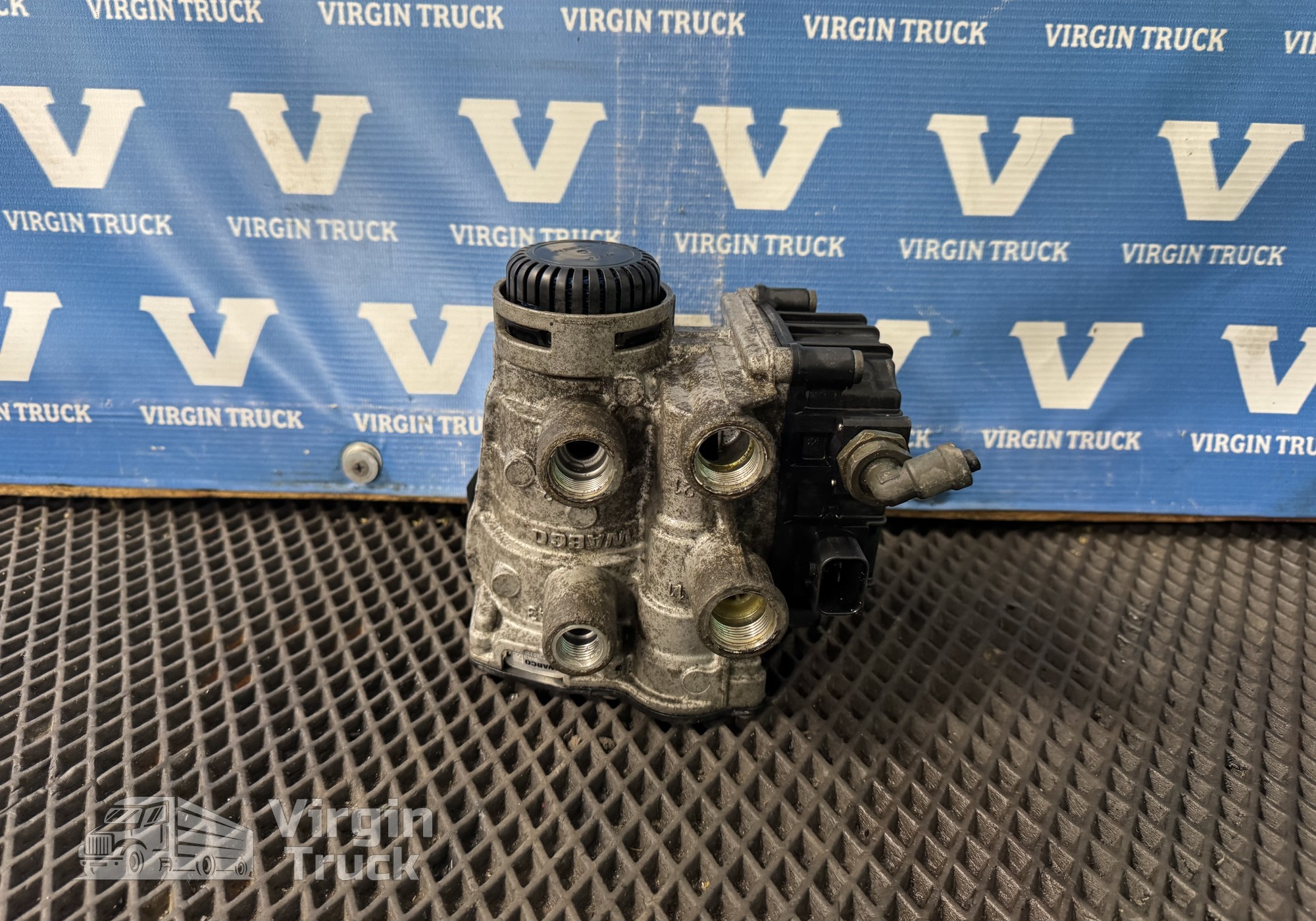 4802040320 Кран управления тормозами прицепа 2021г. для КАМАЗ 54901