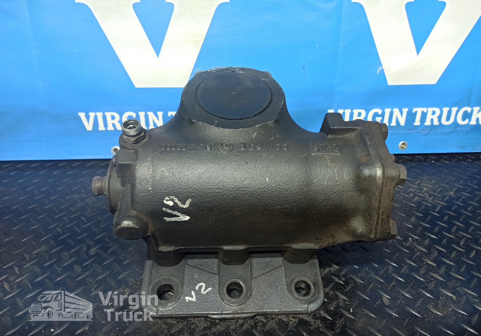 21466592 Редуктор рулевой для Volvo FM