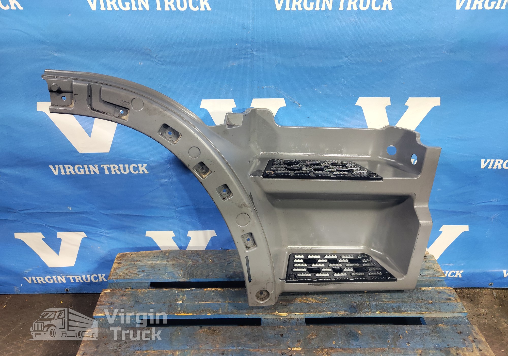 A9436661501 Корпус подножки правый для Mercedes-Benz Actros MP3 (с 2008)