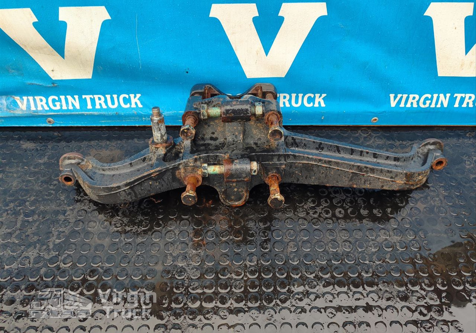 81436303202 Кронштейн пневморессоры правый 2018 для Man TGS I (с 2007)