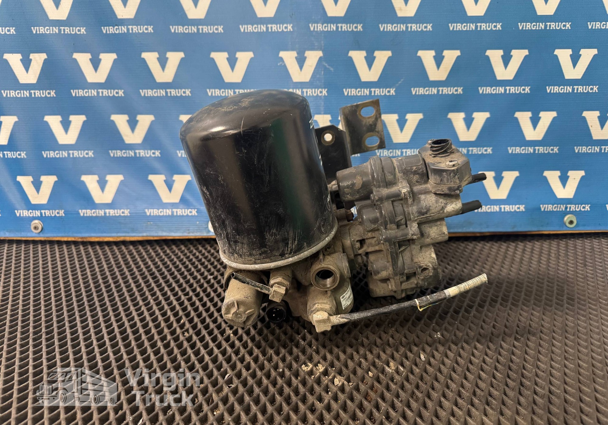 2107993 Осушитель 10.4 bar 2019г. для Daf 95XF