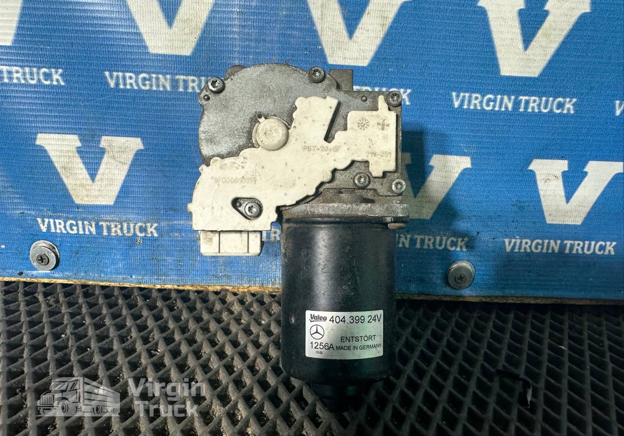 404399 Моторчик стеклоочистителя 24V для КАМАЗ 5490