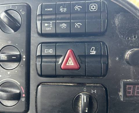 Кнопки разные для Mercedes-Benz Actros MP3 (с 2008)