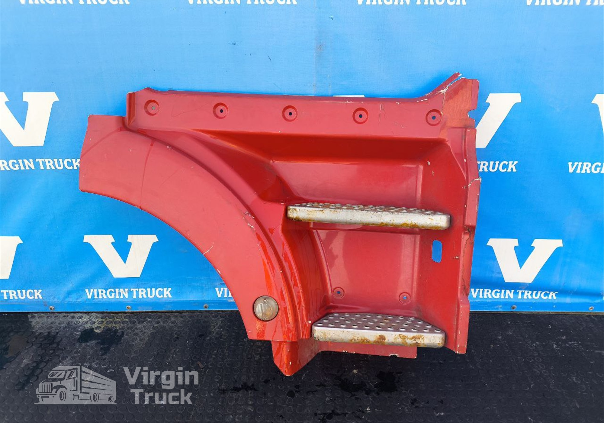 81615100826 Корпус подножек правый для Man TGX II (с 2012)