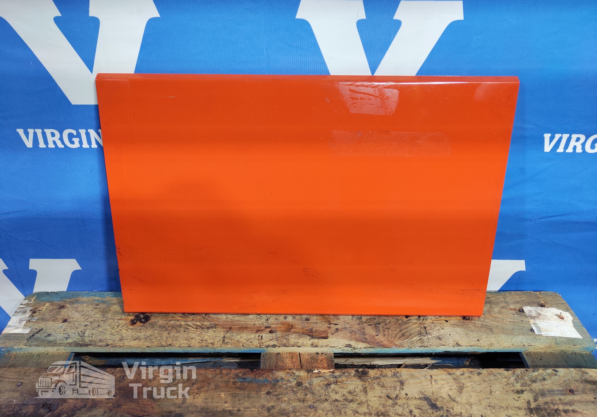 1311495 Крышка инструментального ящика для Daf XF106