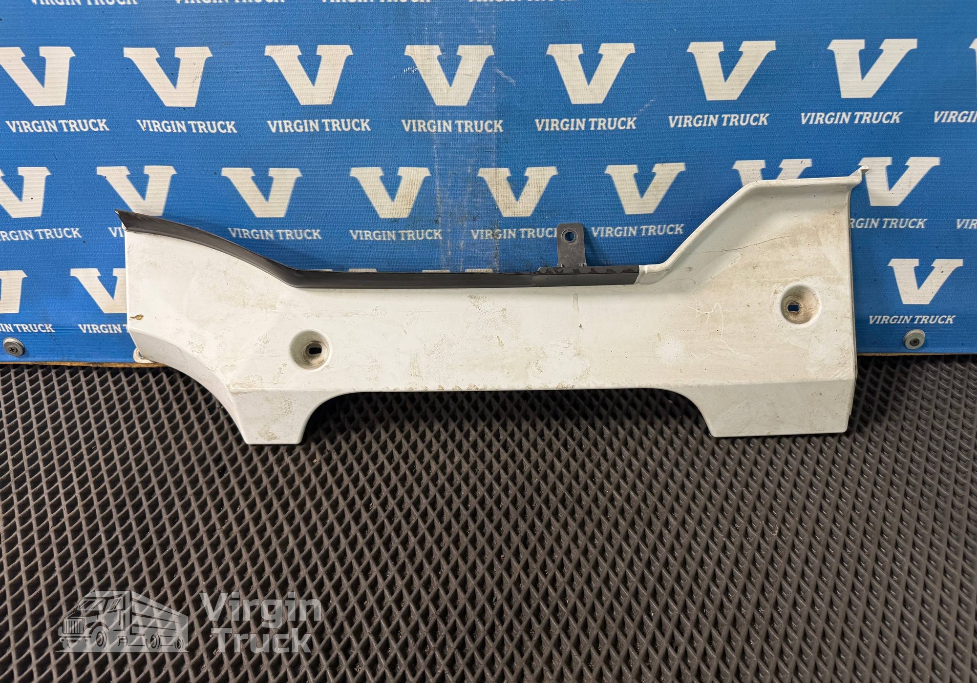 9608856874 Накладка бампера левая для Mercedes-Benz Actros New Actros MP4 (с 2011)