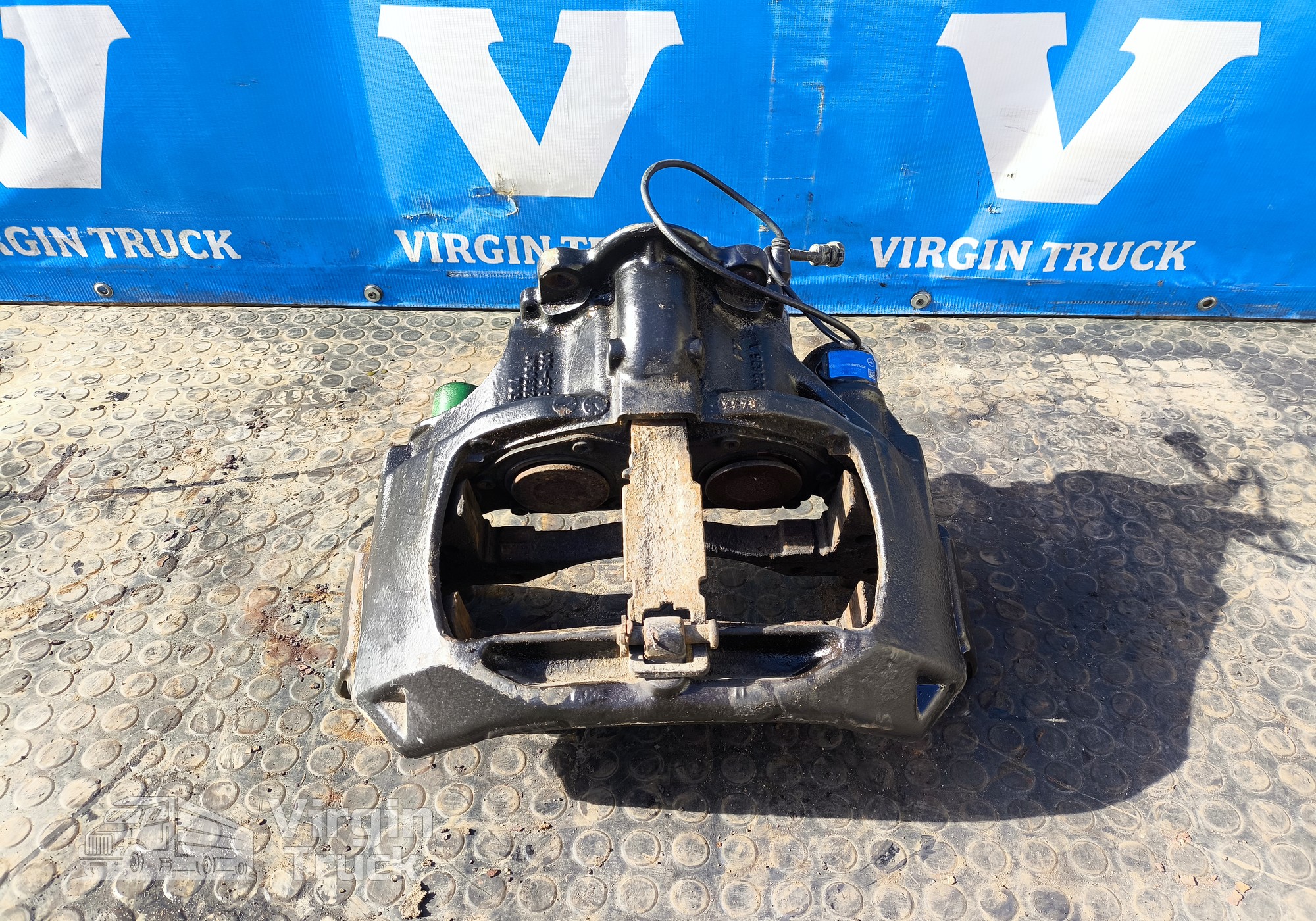 0004202702 Суппорт задний левый 2020 г. для Mercedes-Benz Axor