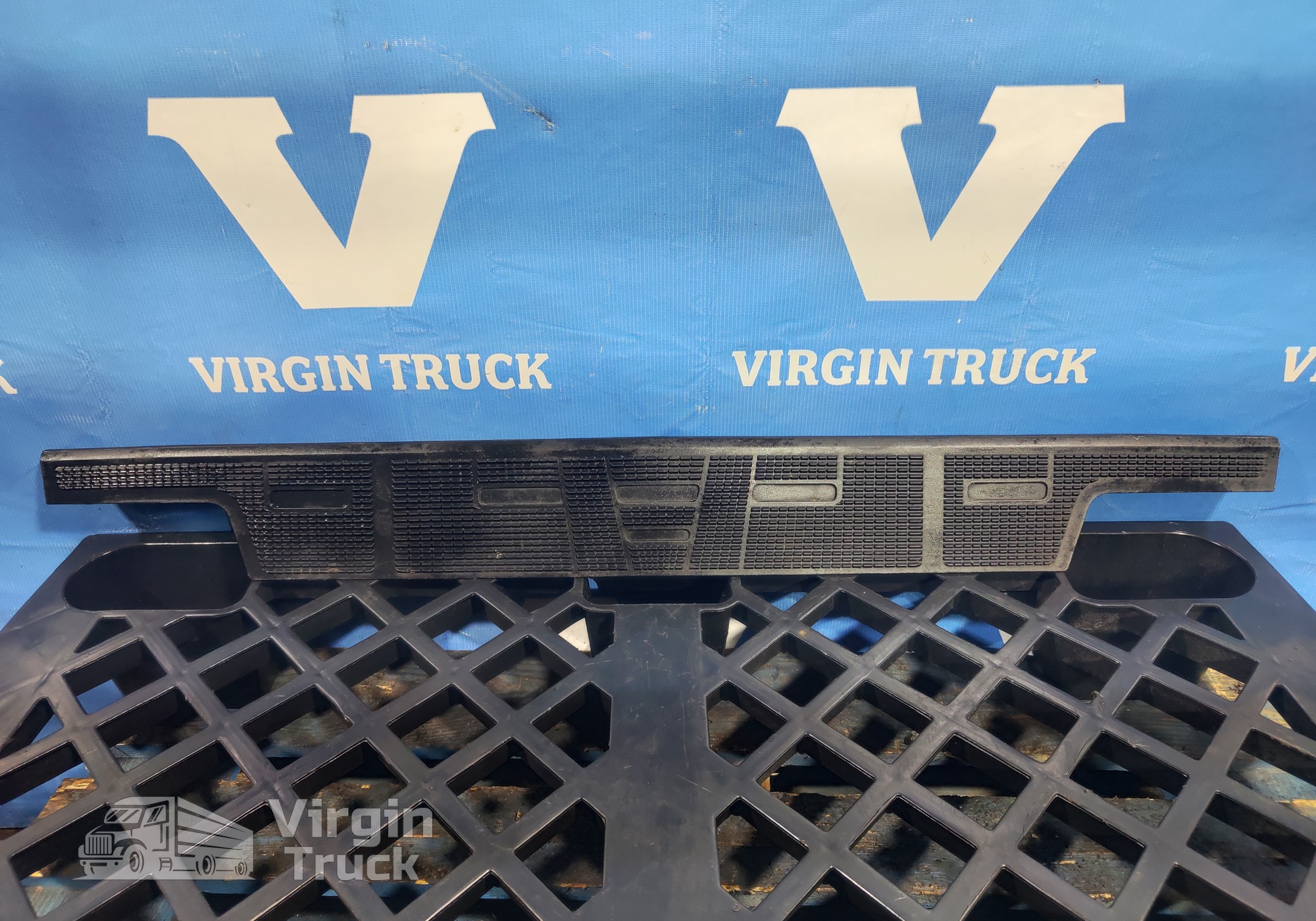 Накладка декоративная для Faw J7 (с 2018)